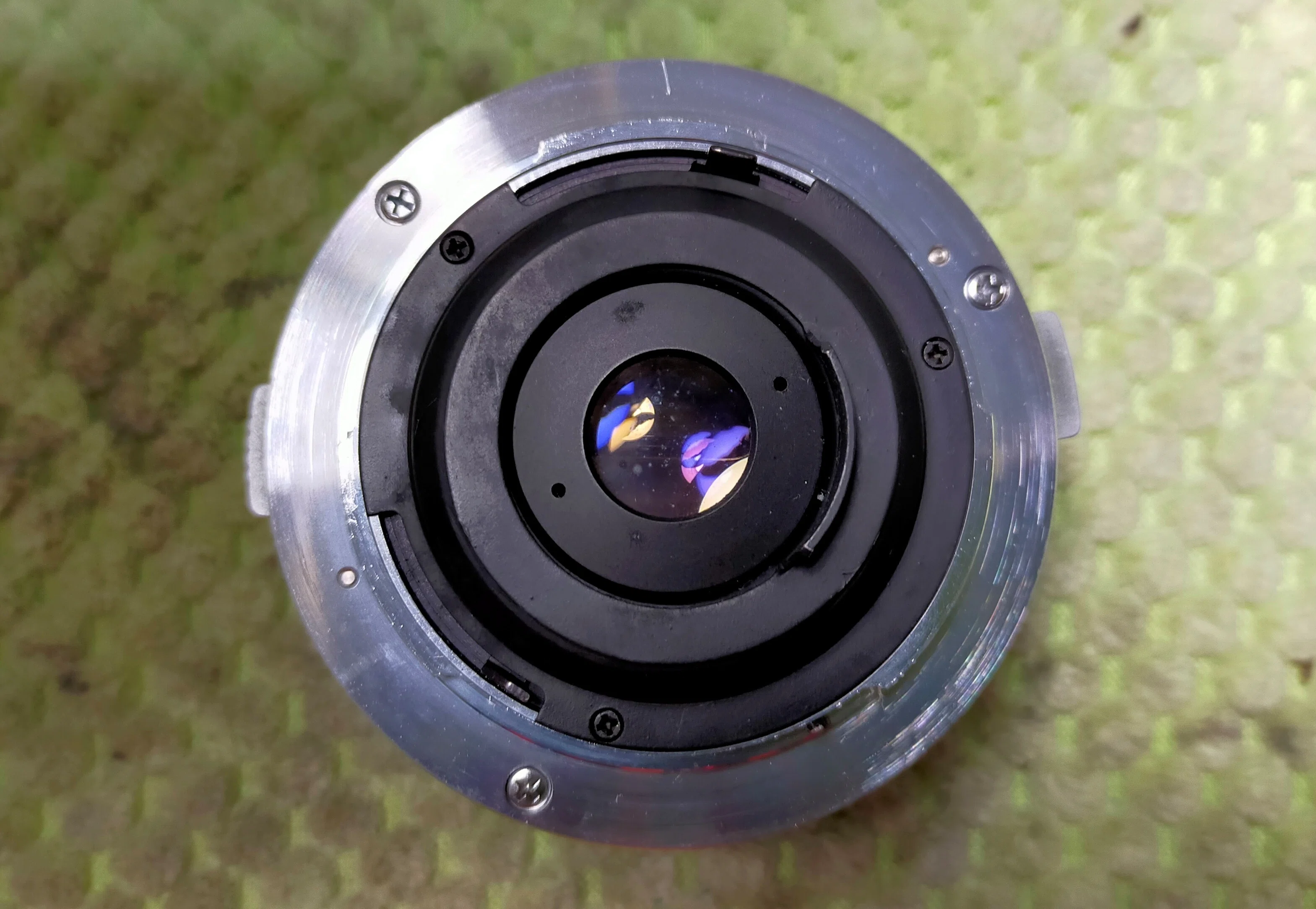OLYMPUS OM-SYSTEM 28mm F/3.5の分解｜フィルムカメラ修理のアクアカメラ
