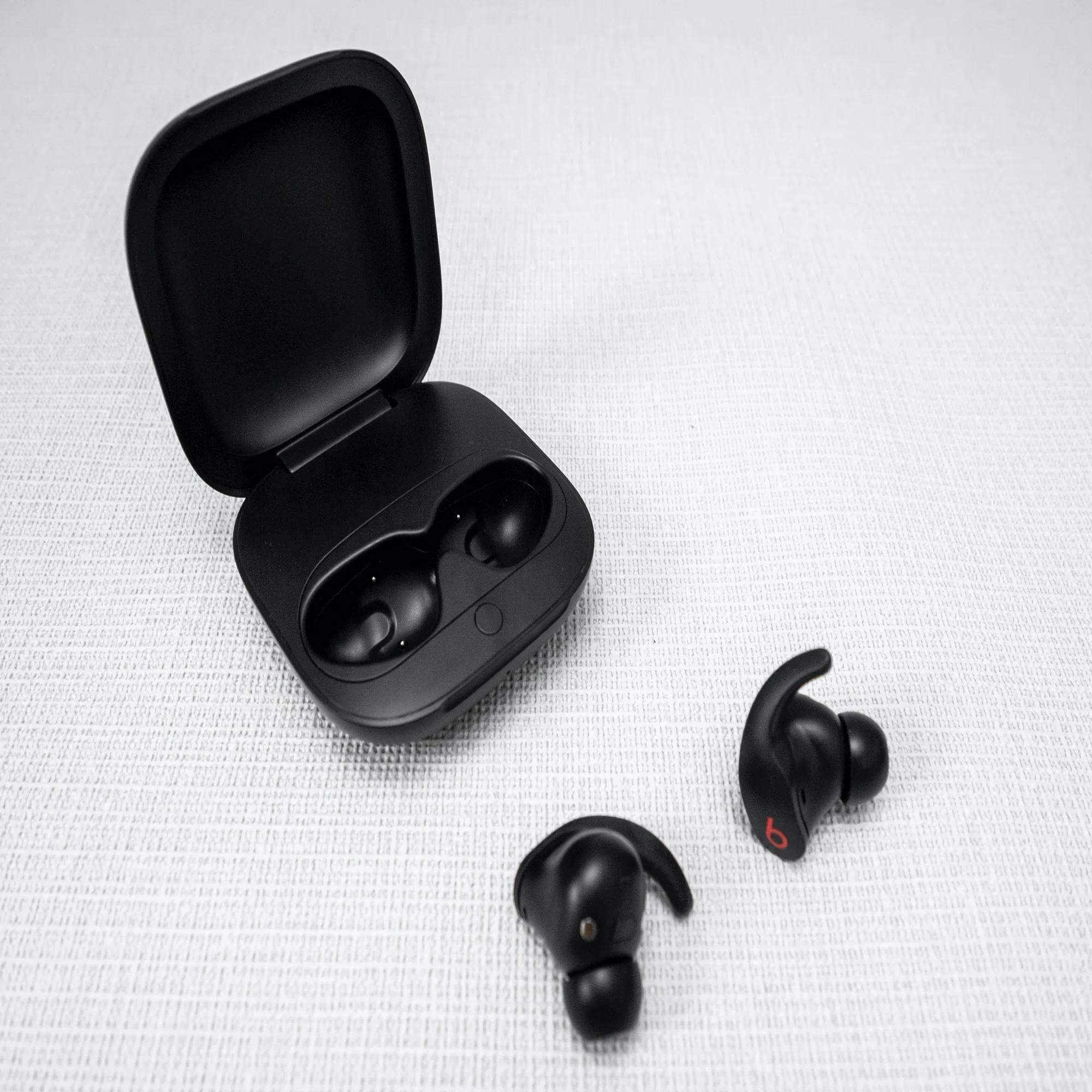 ついに日本に来た！Beats Fit Proの実力やいかに！｜有限会社キットカット