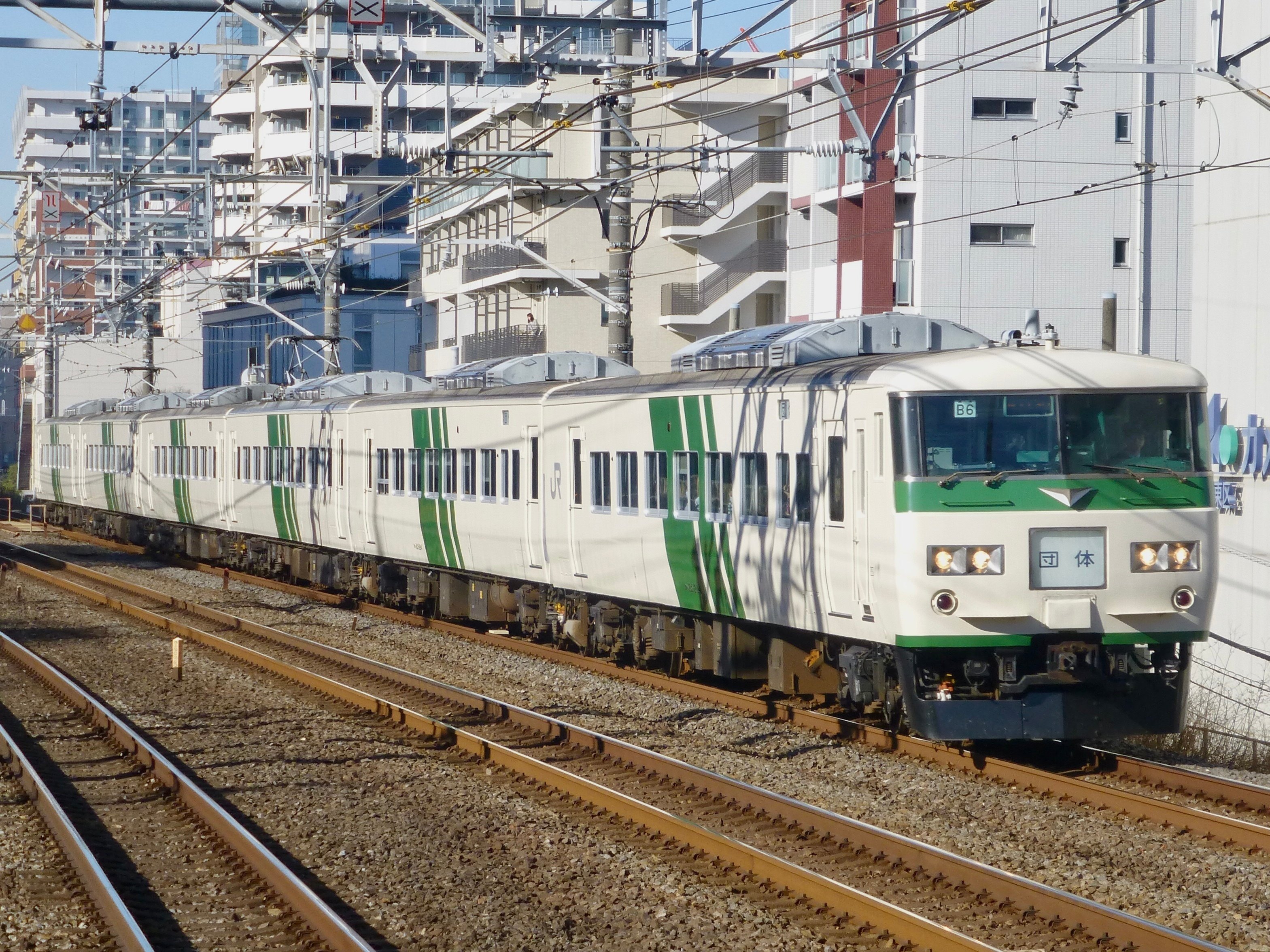 国鉄電車185系 2024年最新】貴重となった185系の座席や車内設備、運転日を徹底