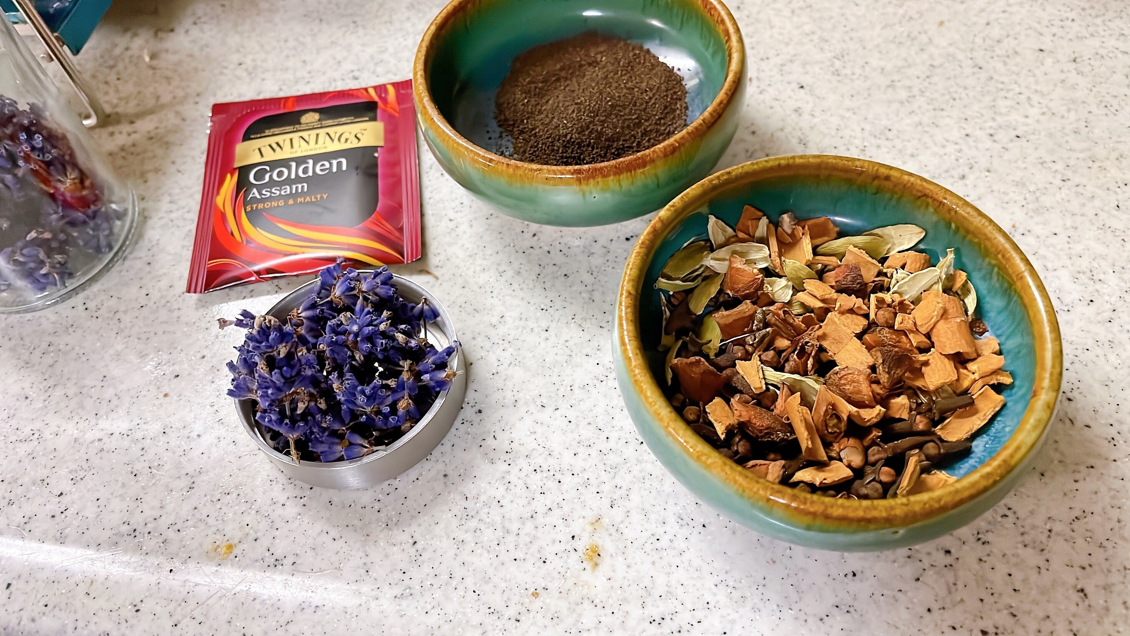 ラベンダーチャイ作り】ラベンダーのスパイス利用を考えてみる