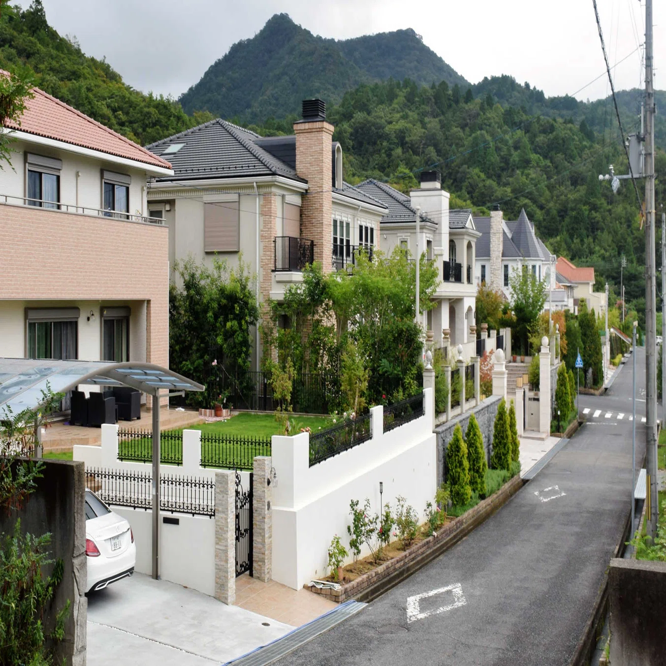 六麓荘 町 誰が 住んでる