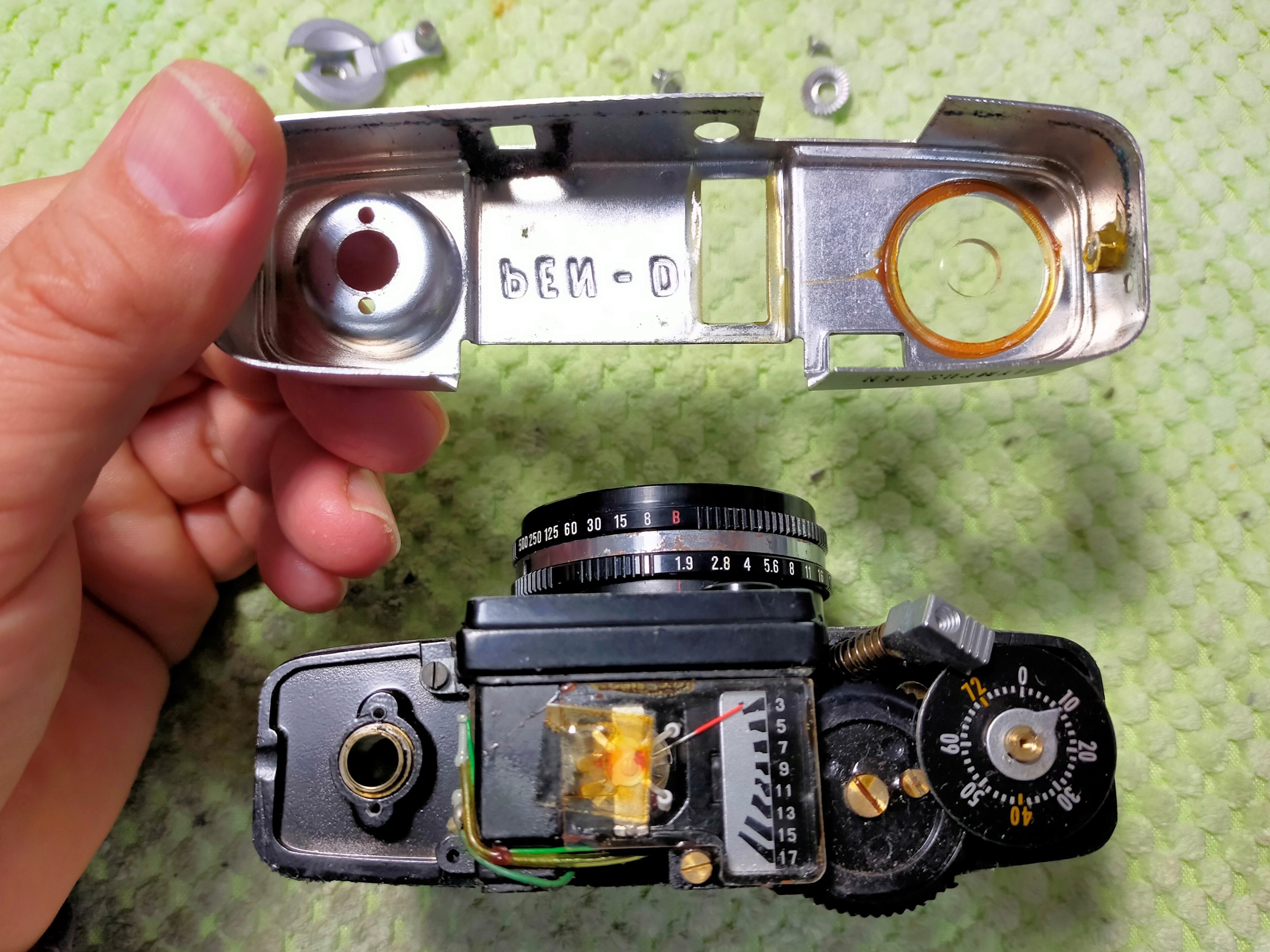 Olympus Pen Dシリーズの分解｜フィルムカメラ修理のアクアカメラ