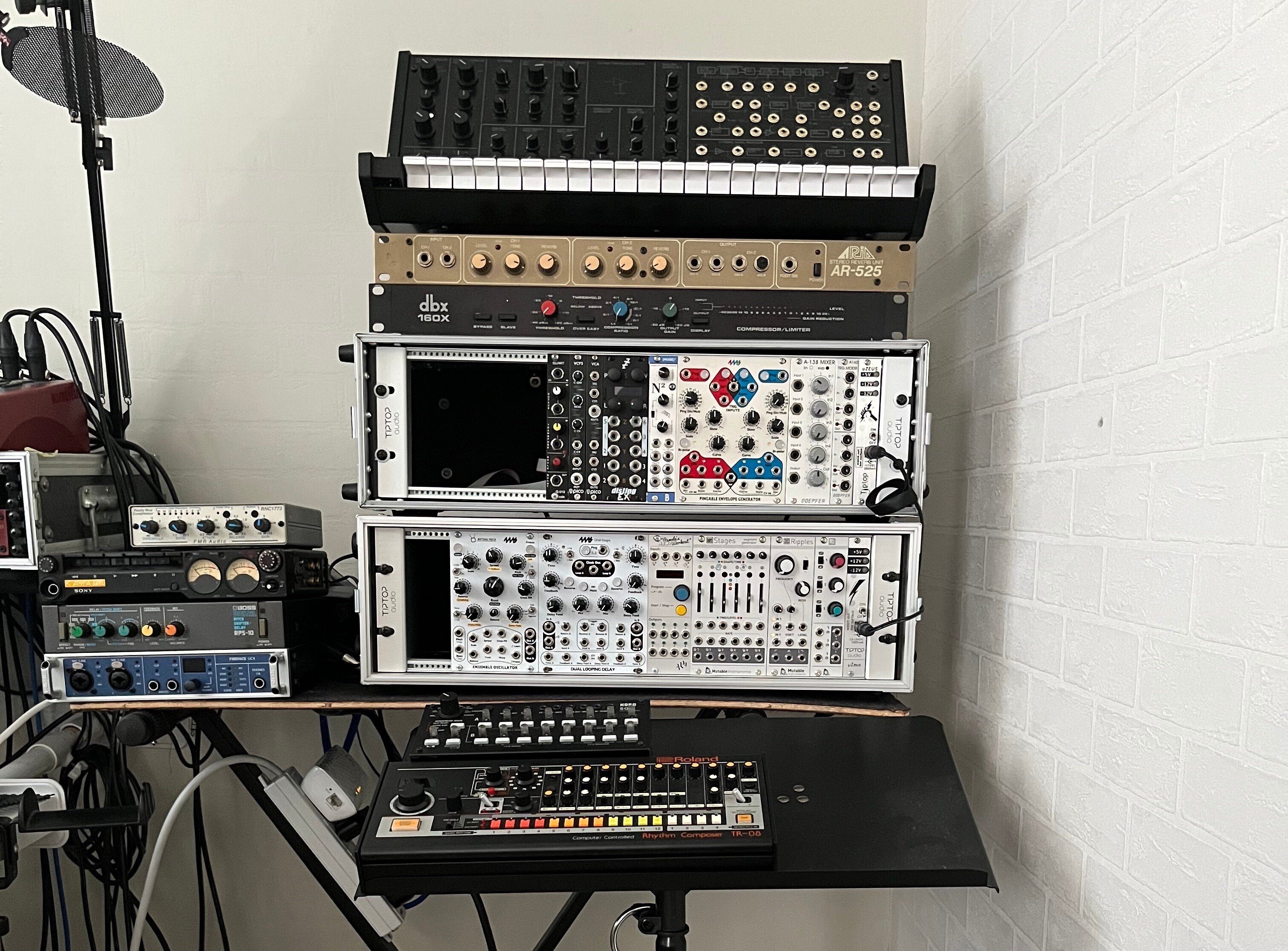 CASE 9 川辺素（ミツメ）｜DONCAMATIQ