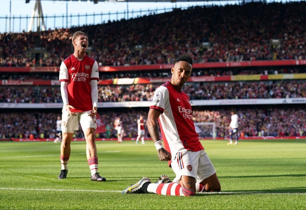 入荷中 アーセナル1978 1979season メンバー 公式写真 ハイバリーでの写真 記念グッズ Www Qiraatafrican Com