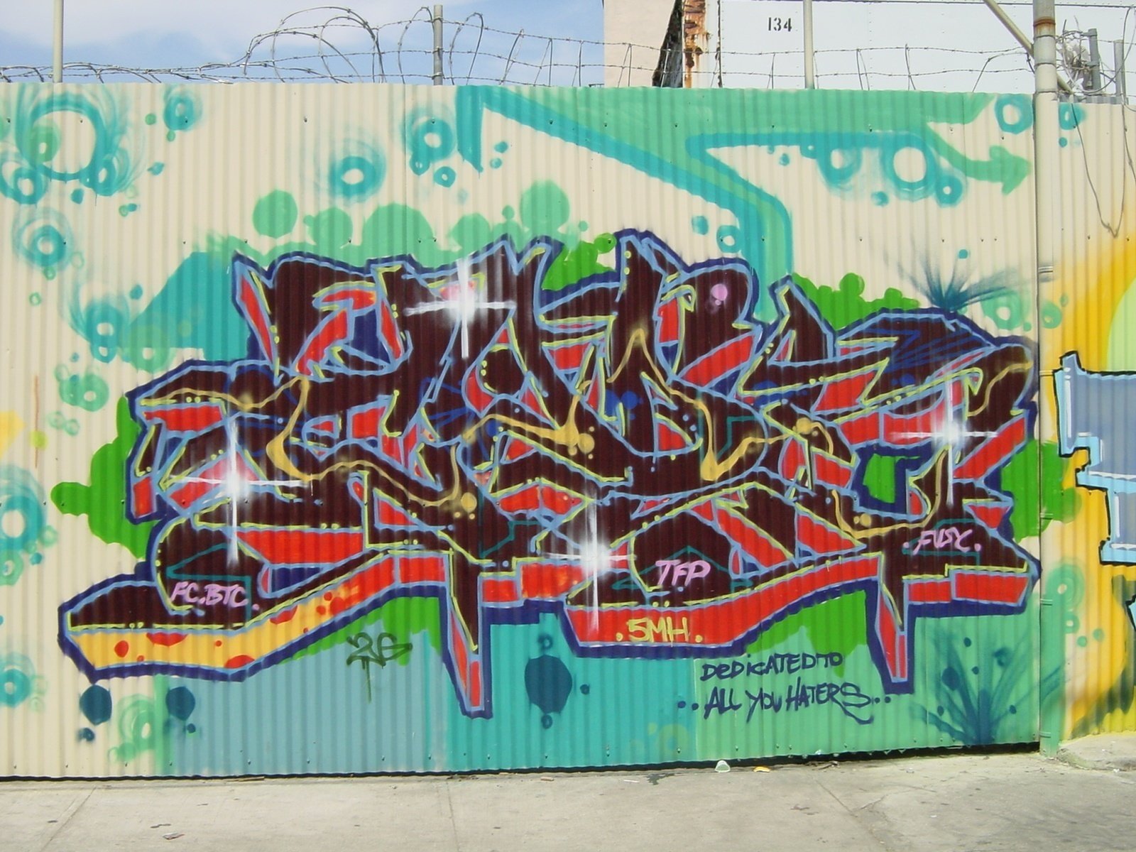 NO WAR 小さな壁の落書きが世界に届くといいな｜けんいち【kindle作家】