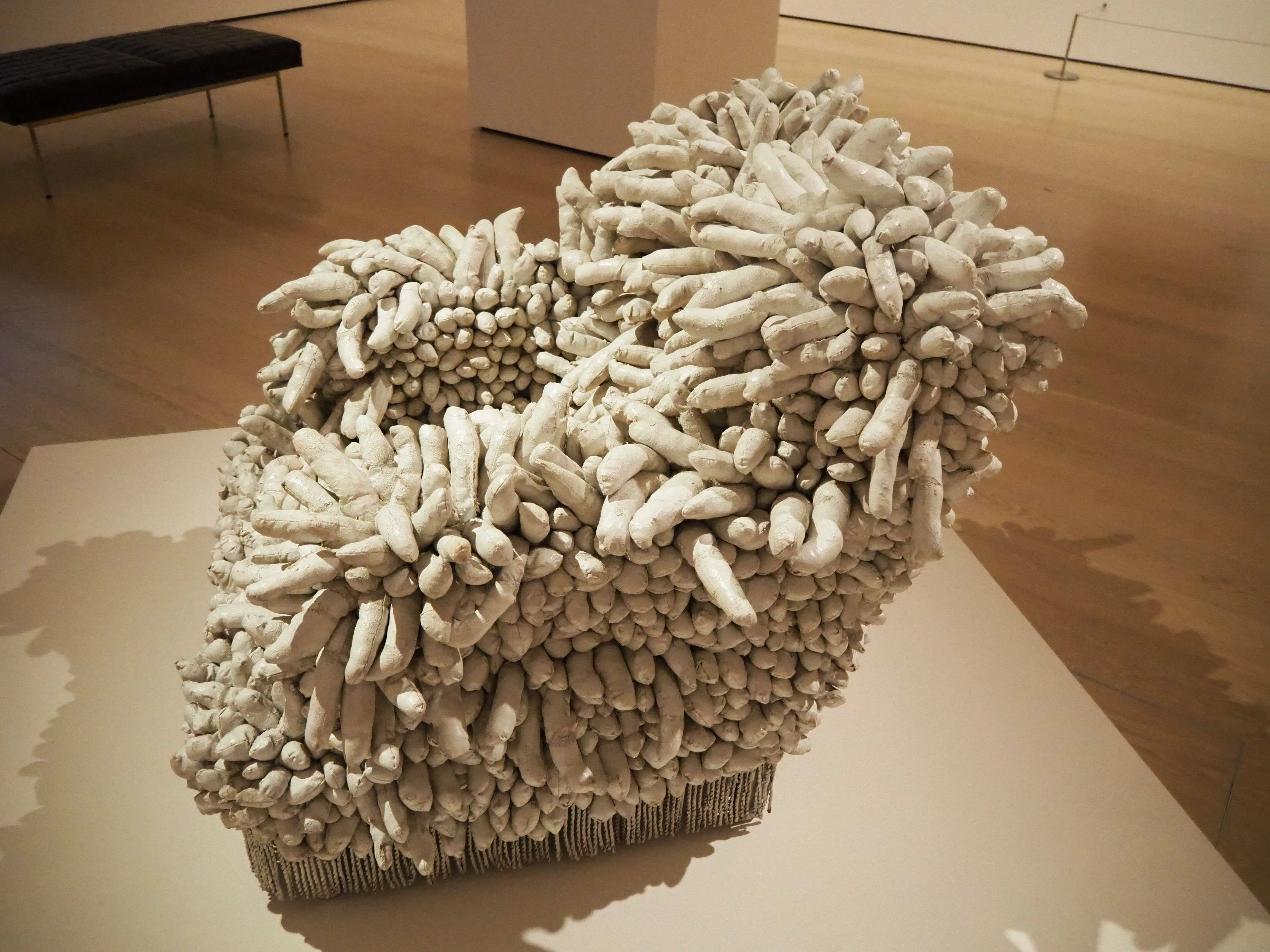 草間彌生（Yayoi Kusama）作『Accumulation No.1』｜ヒューストン在住