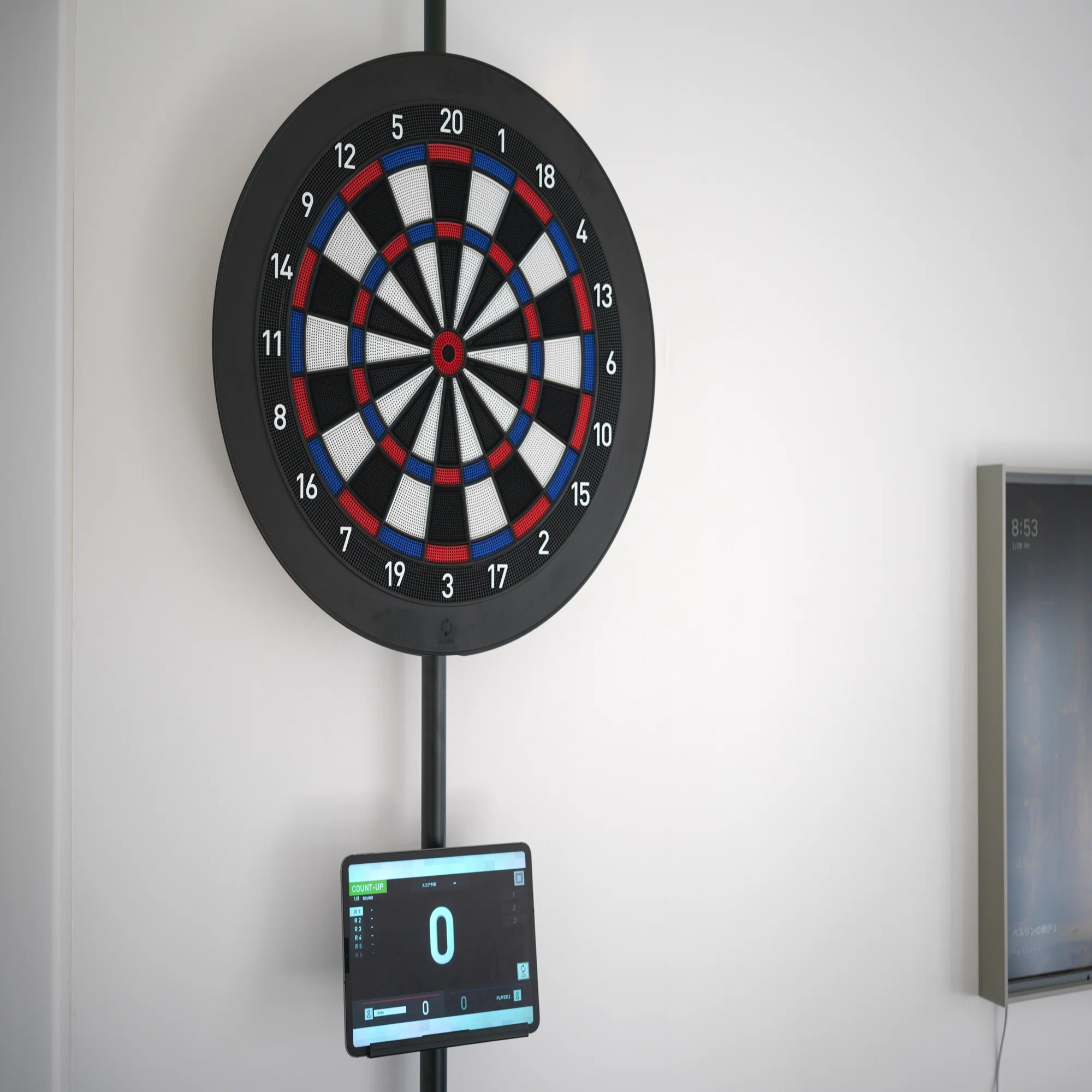 087 家庭用ダーツボードはもはやお店クオリティ！「DARTSLIVE Home」の 