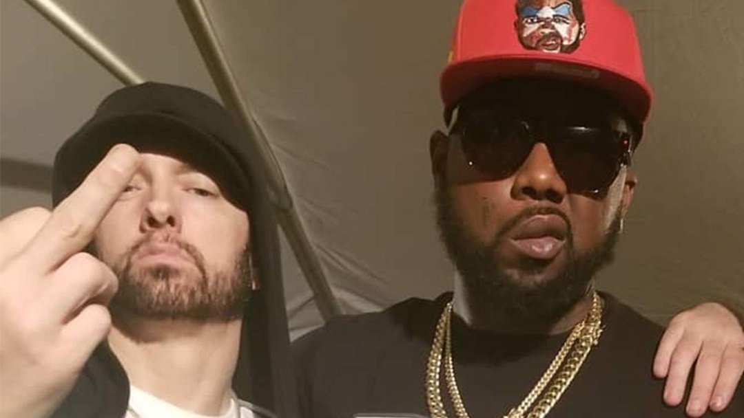 エミネムのレーベルからアルバムを発表すると同時に脱退を表明