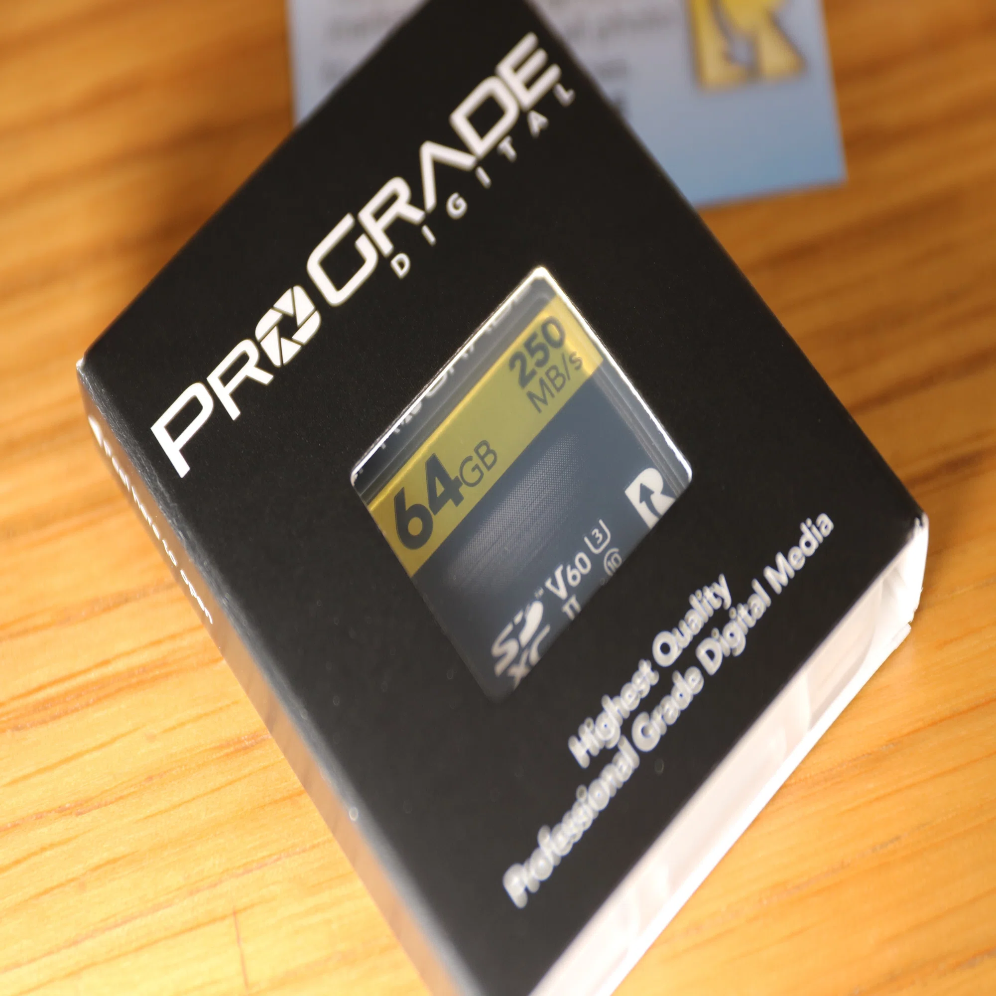Photographing With, Vol. 15: 快速データ転送 ProGrade Digital SDXC 