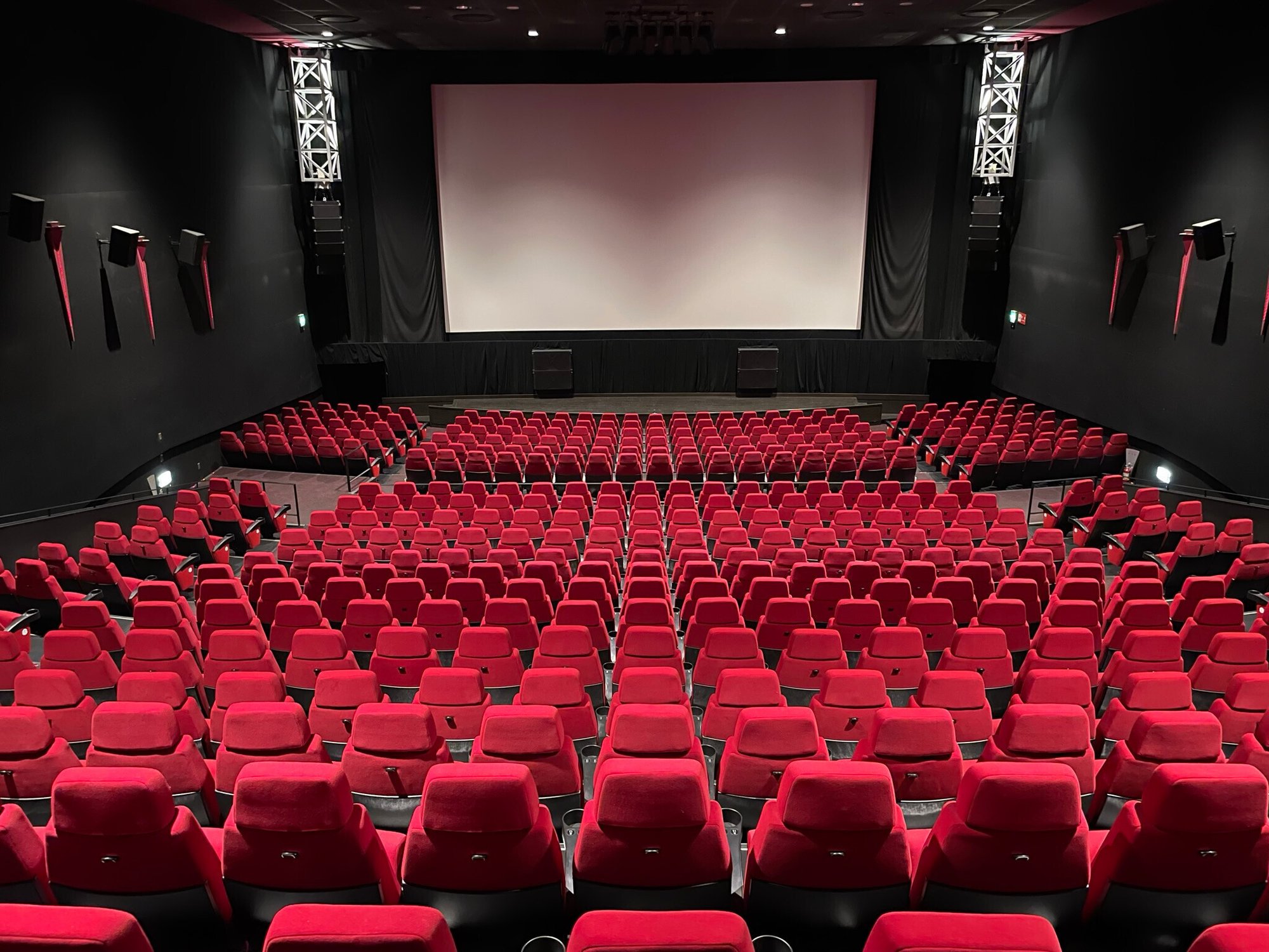 チネチッタ Cine8 Live Zoundスクリーン の本当のセンターはどこか ウラジーミル イマイチ レーニン Note チネチッタ Cine8 Live Zoundスクリーン の本当のセンターはどこか ウラジーミル イマイチ レーニン Note