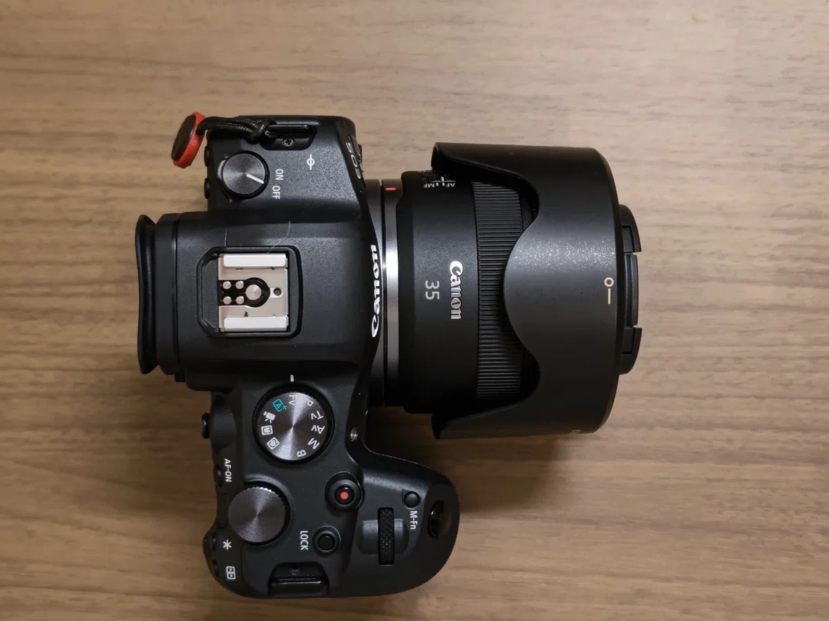 RF35mm F1.8 MACRO IS STM のフードについて｜田所