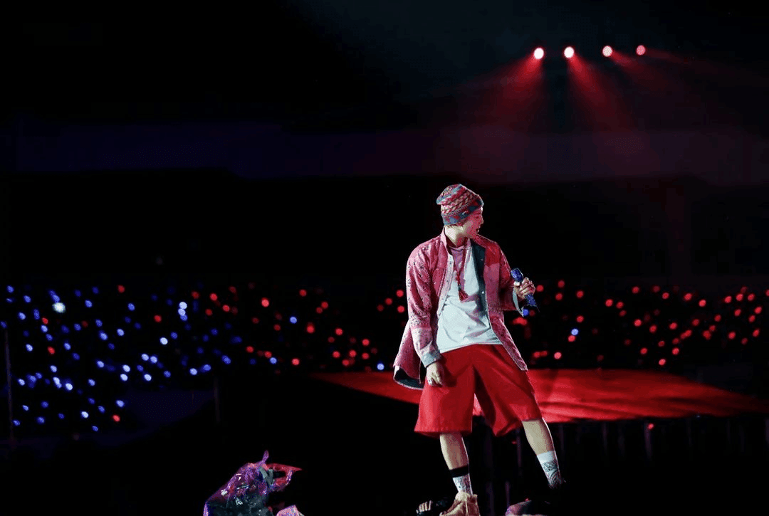 BTS 24点 まとめ 大量 BTS】メンバー全員集合で感動の嵐！MIC DROPを客席で踊る姿が話題に