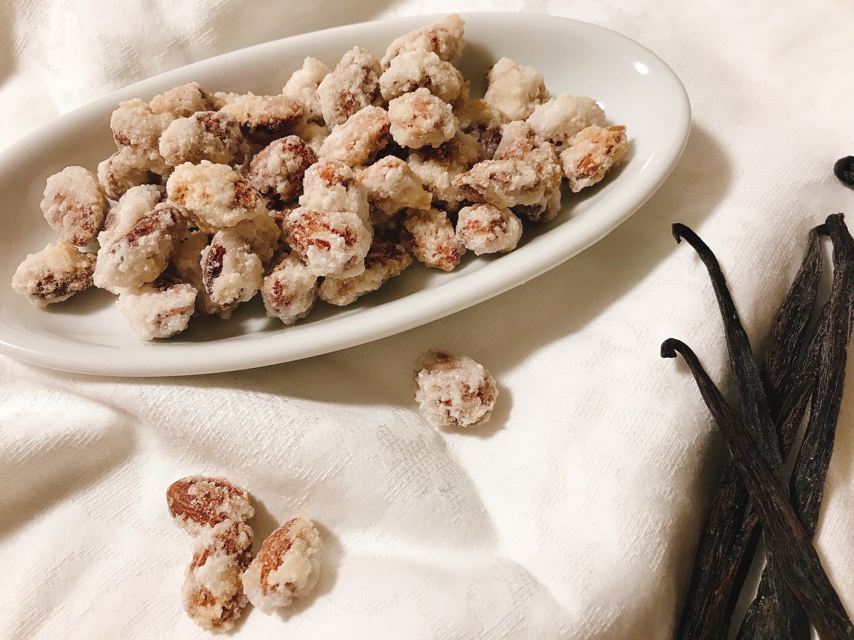 バニラとアーモンドのプラリーヌ】アーモンドの香ばしさにバニラが香る