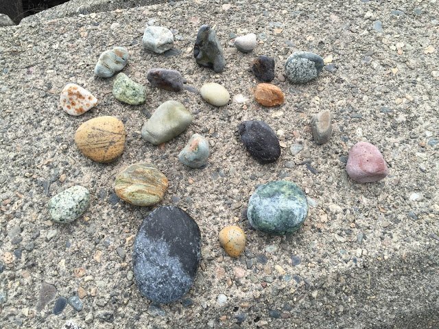 石拾いの旅、富山県の海岸 ｜思い出その十｜｜石の人