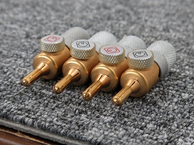 GOLDMUND ゴールドムンドバナナプラグ8個セット