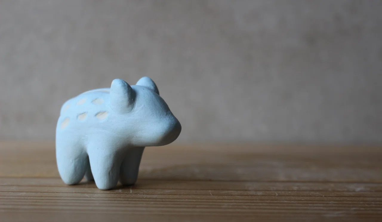 穏やかな時間を過ごすきっかけに。由上恒美さんが「陶刻」に込める希望