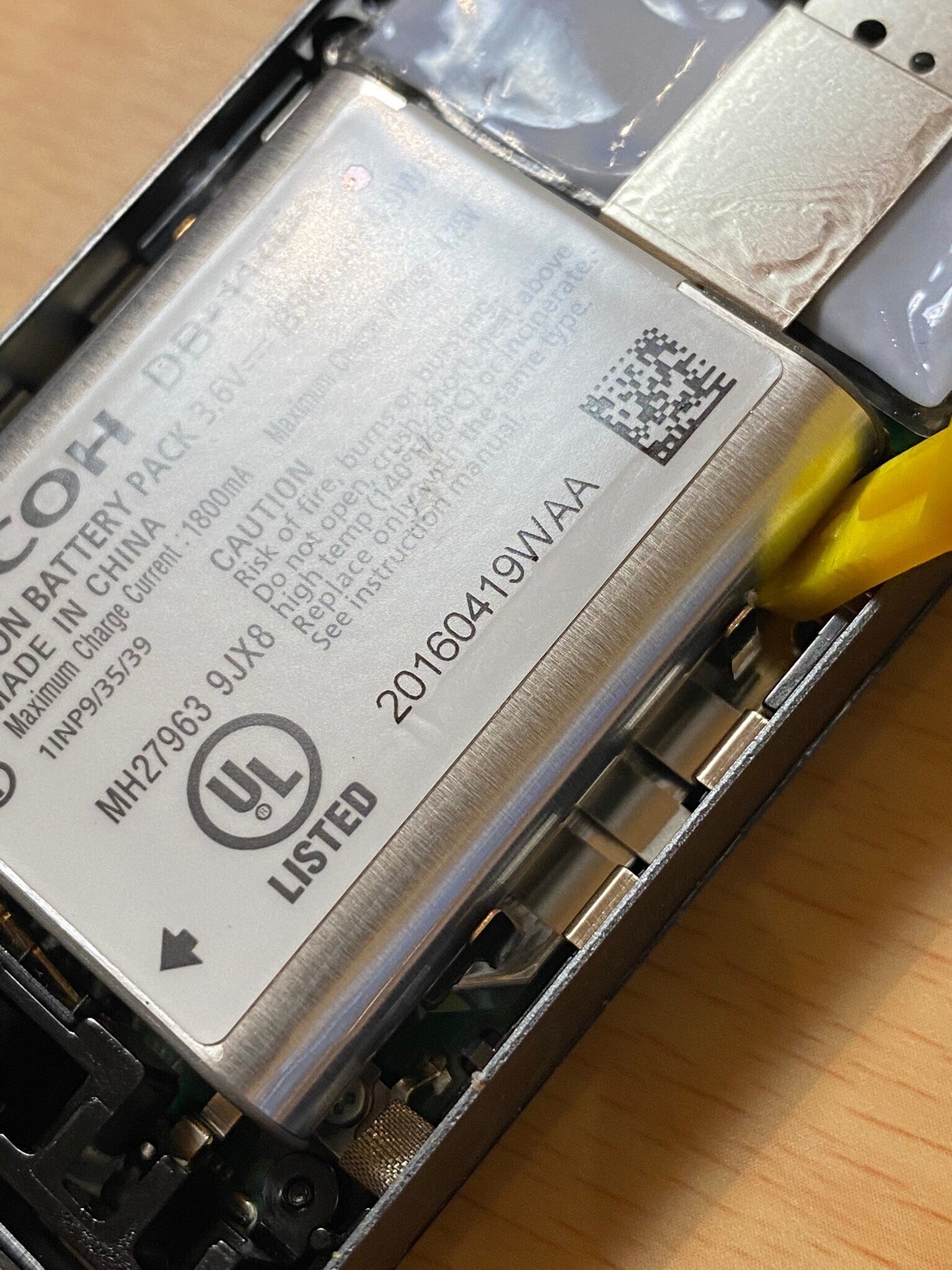 RICOH THETA S リコー シータ 360度カメラ 分解 方法 電池交換 した話