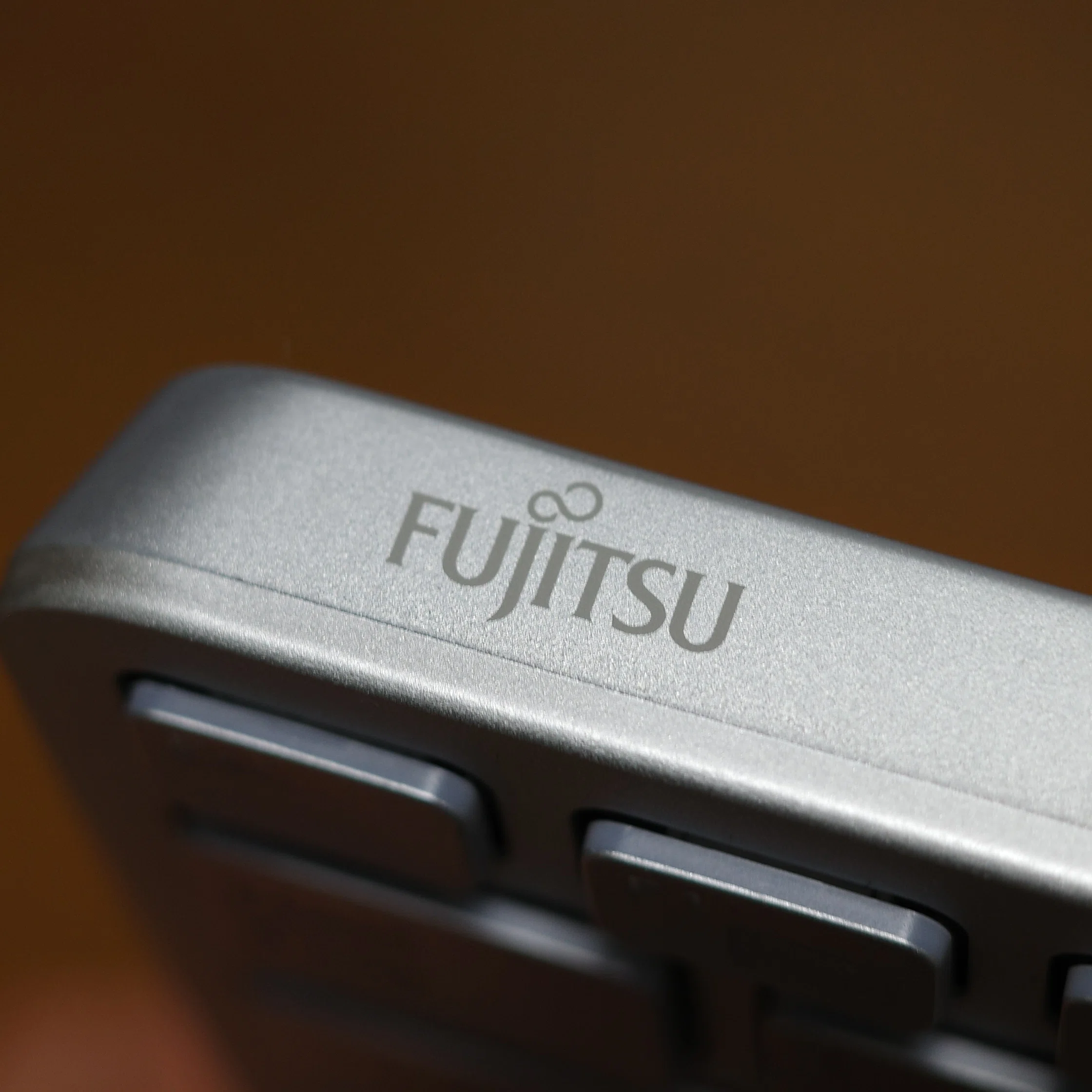 LIFEBOOK UH Keyboardレビュー(1)開封、外観編｜utsuno