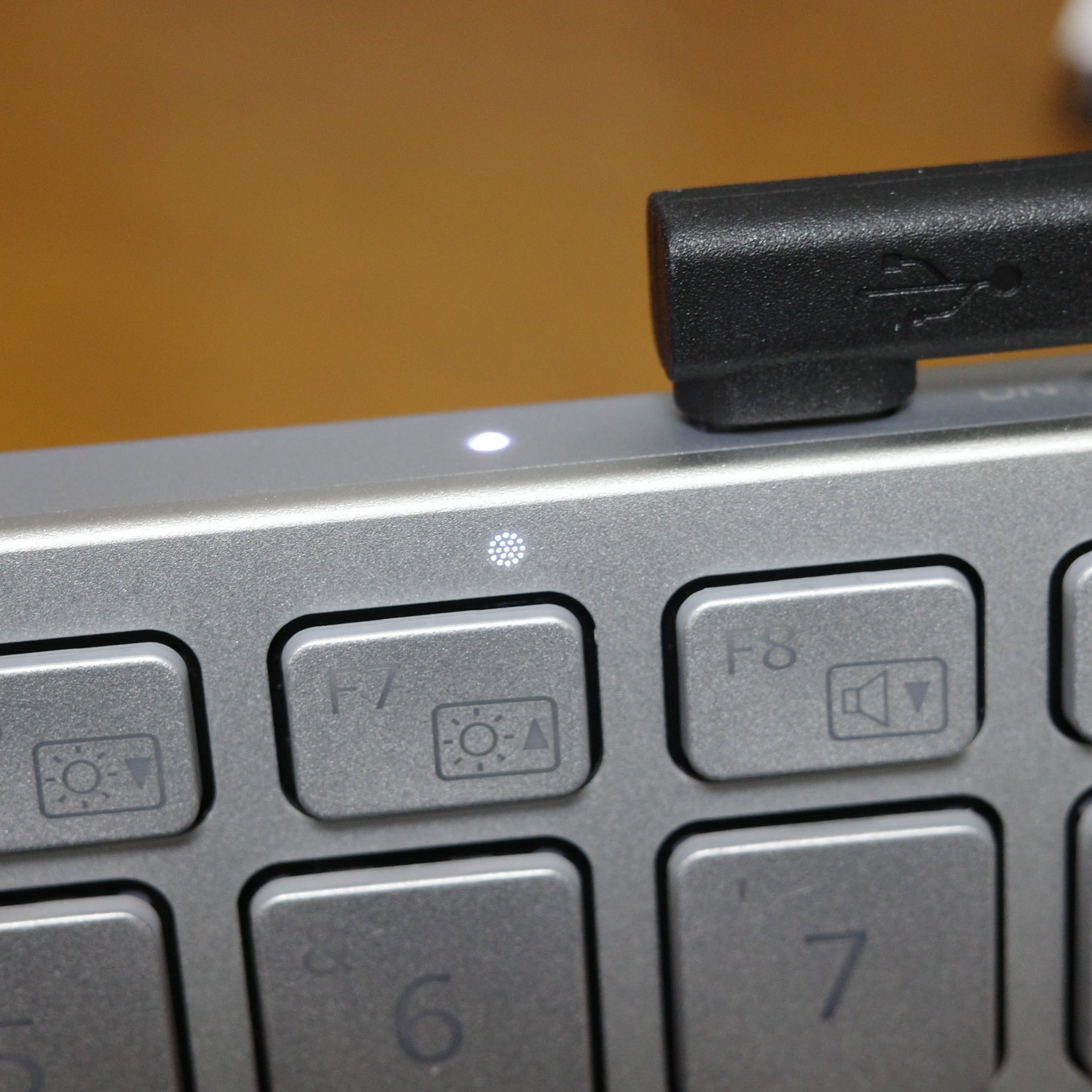 LIFEBOOK UH Keyboard ライトシルバー 美品 LIFEBOOK UH Keyboard ライトシルバー 美品