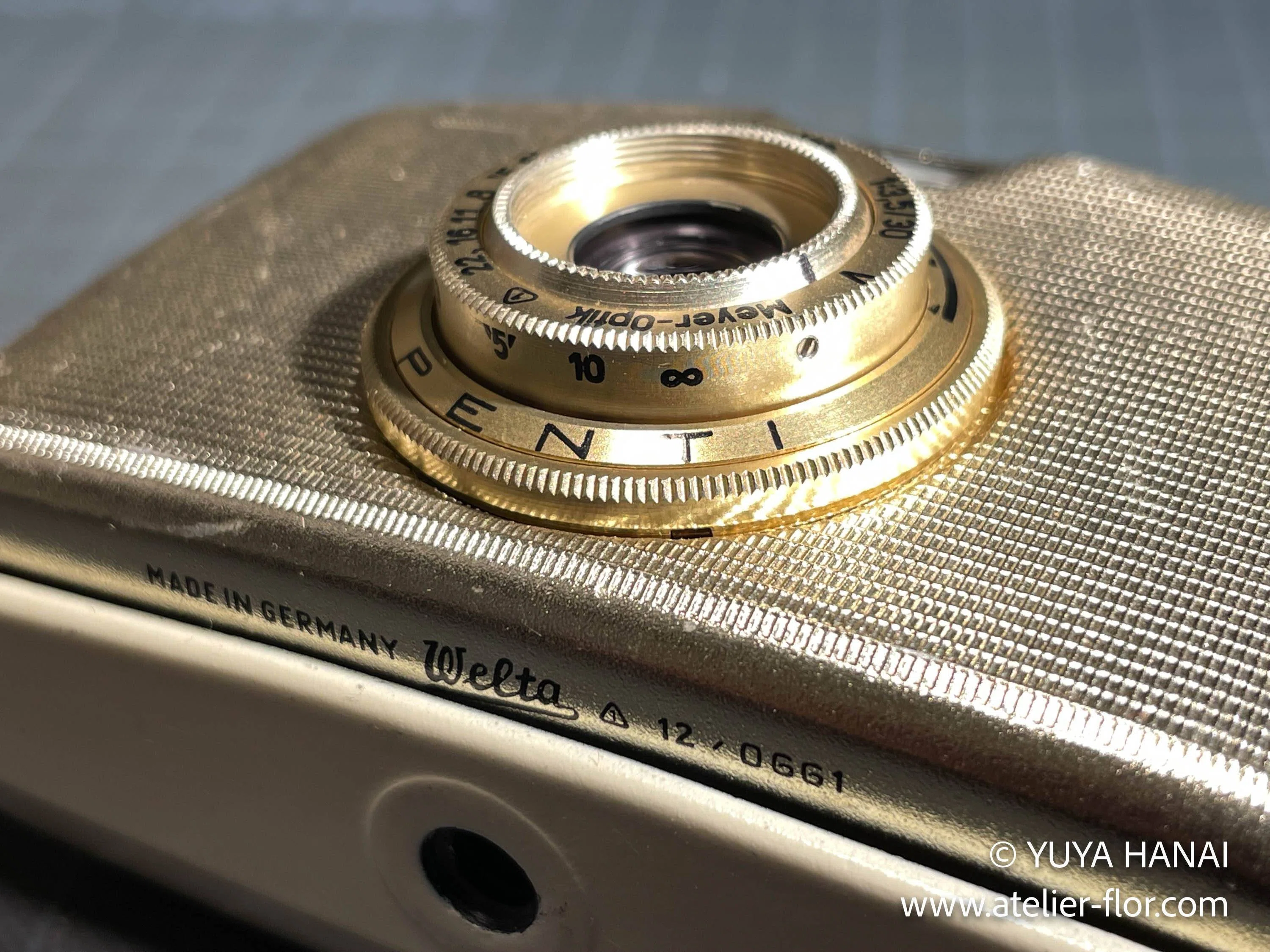 007 The Men With GOLDEN CAM 