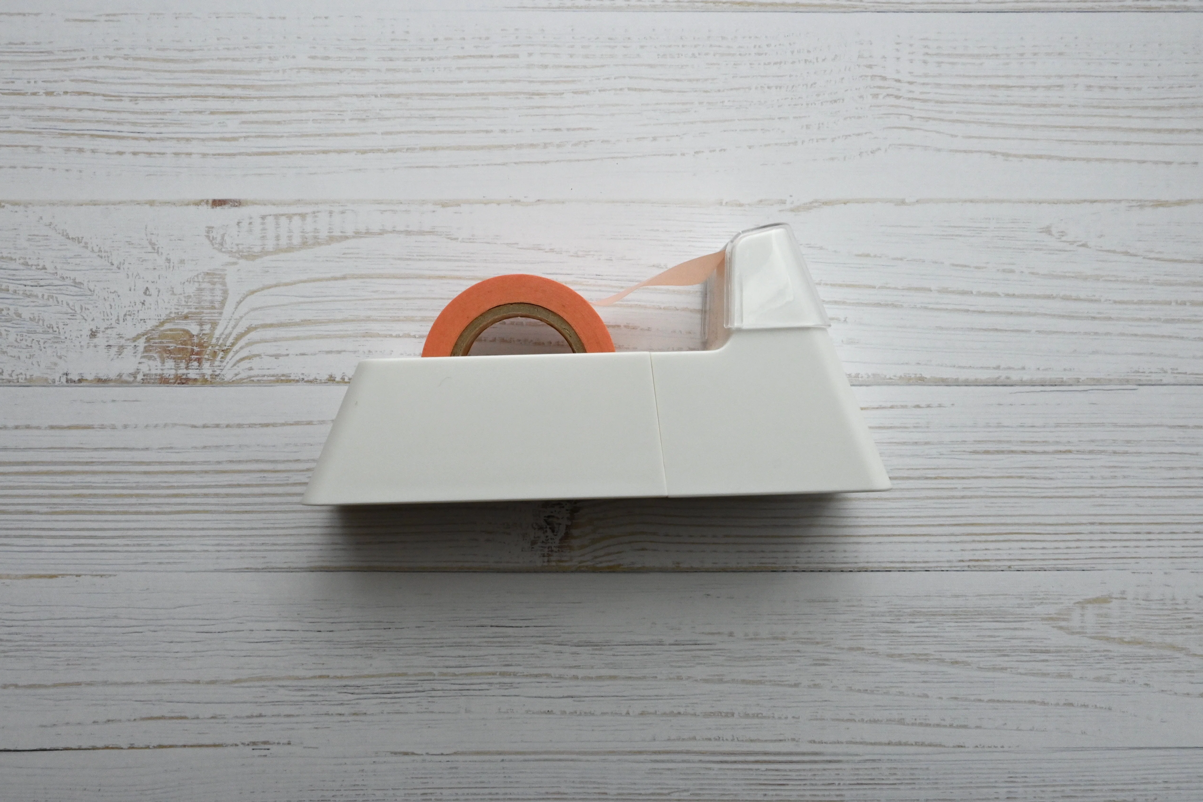 A masking tape cutter is a must-have item to increase your masking 