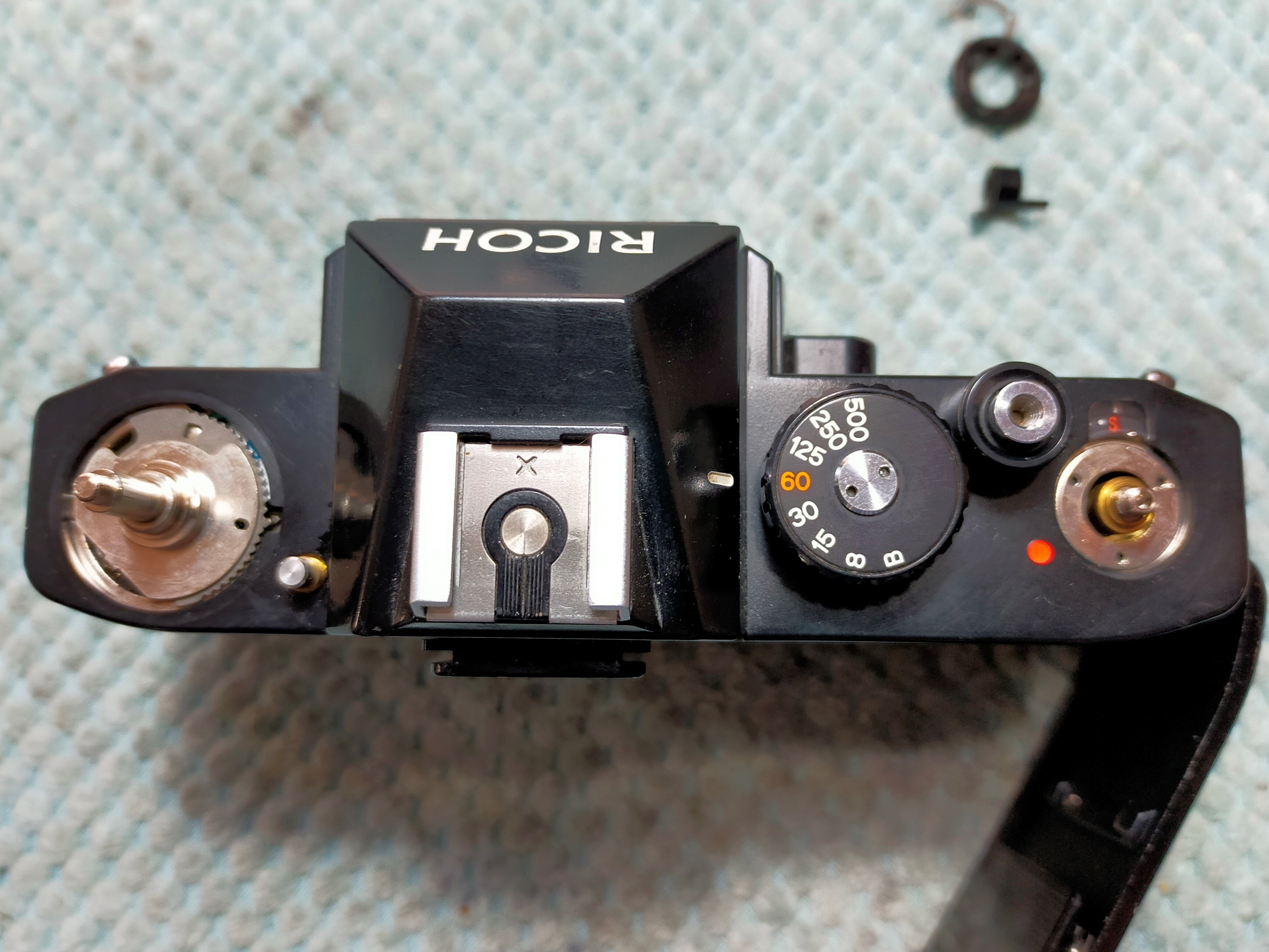 RICOH XR500の分解｜フィルムカメラ修理のアクアカメラ