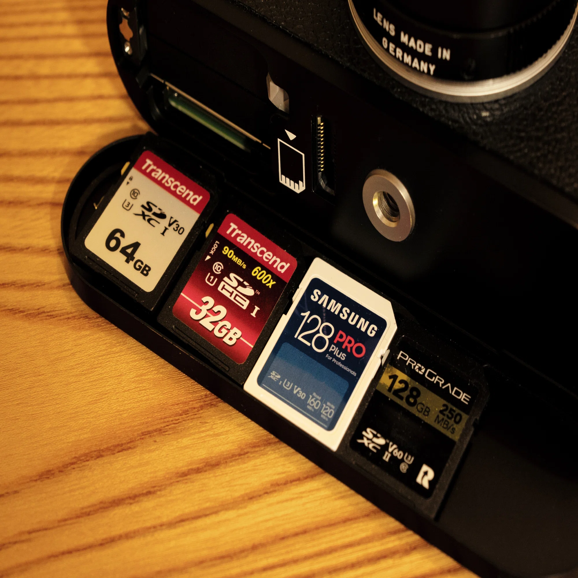 ライカで使うSDカードを比較してみた｜kamo