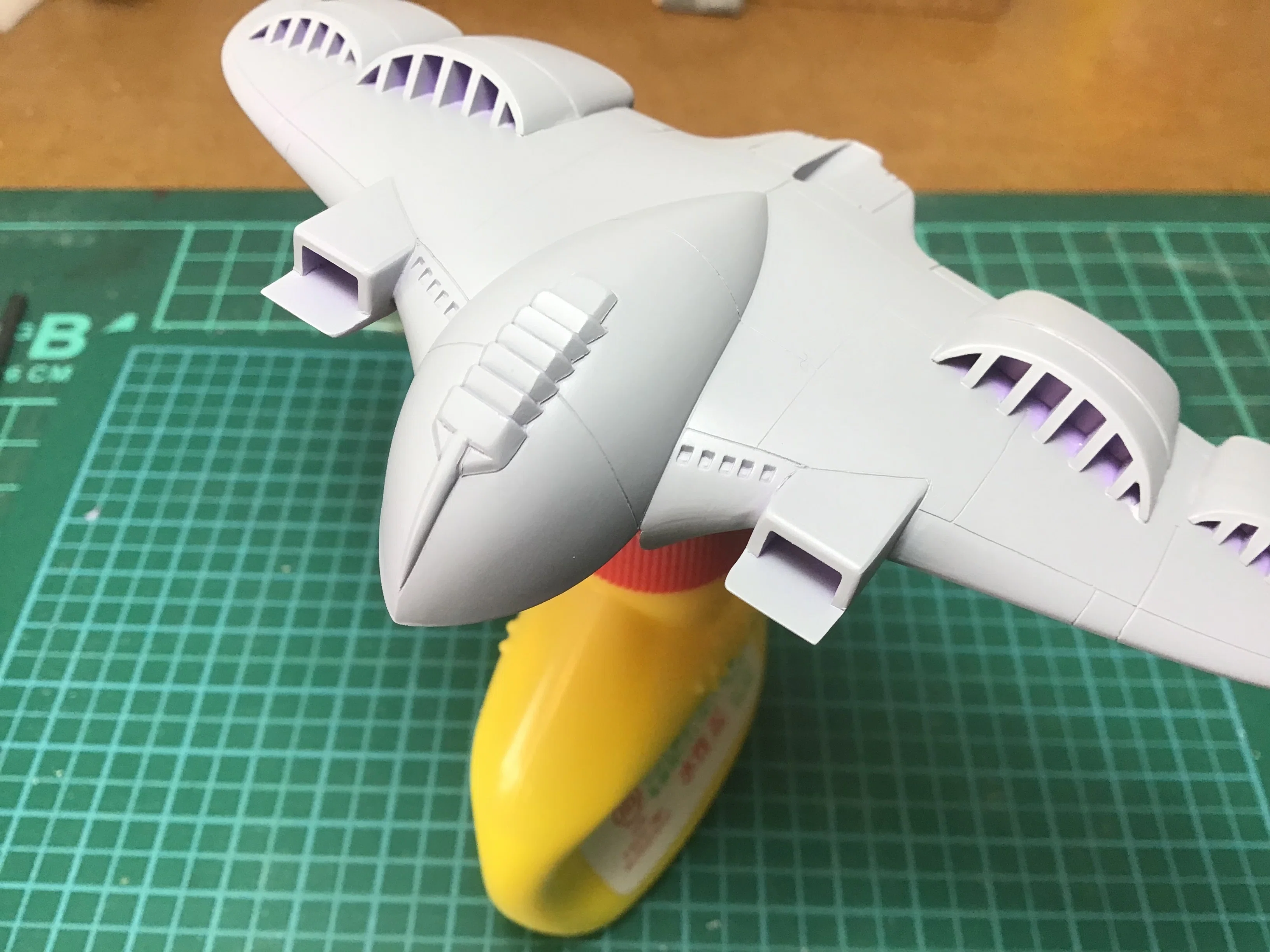 1/1200 ガウ攻撃空母 製作記3 〜サーフェイサー塗装〜｜YASARI