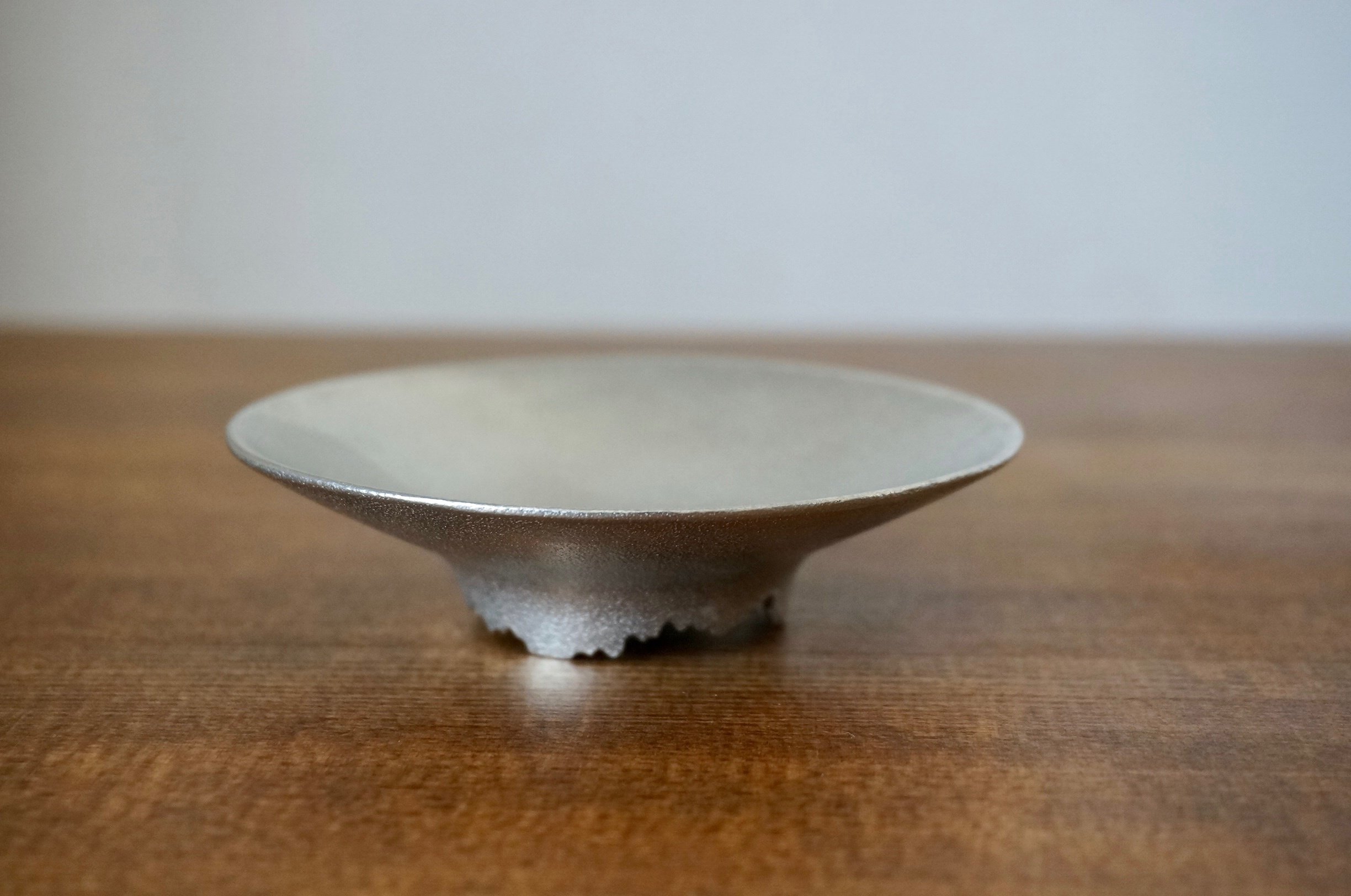 大阪錫器 平盃 うたげ 白 （木箱入り1個） | Slow-Life伝統工芸 大阪錫