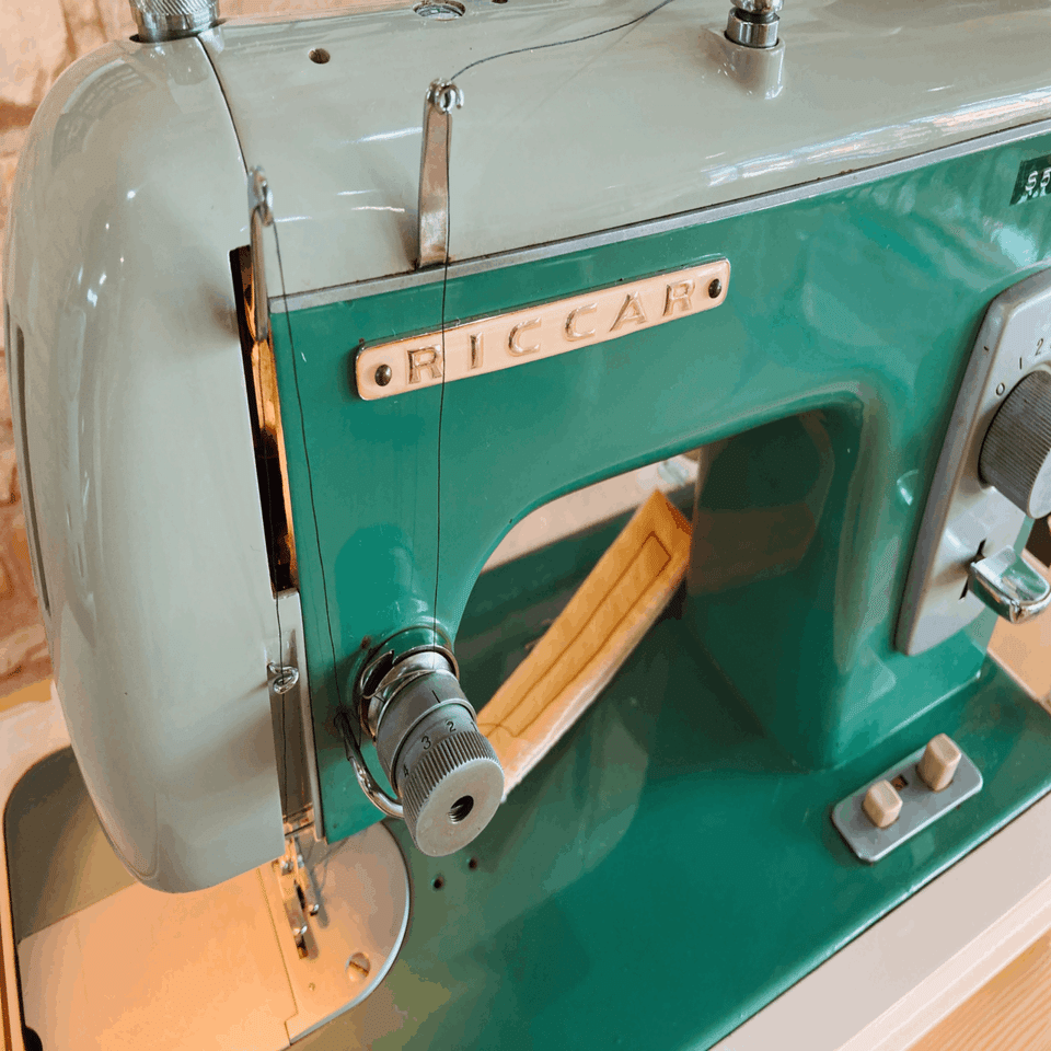ミシン紹介】アンティークミシンRICCAR（リッカー）「MODEL RW-6E