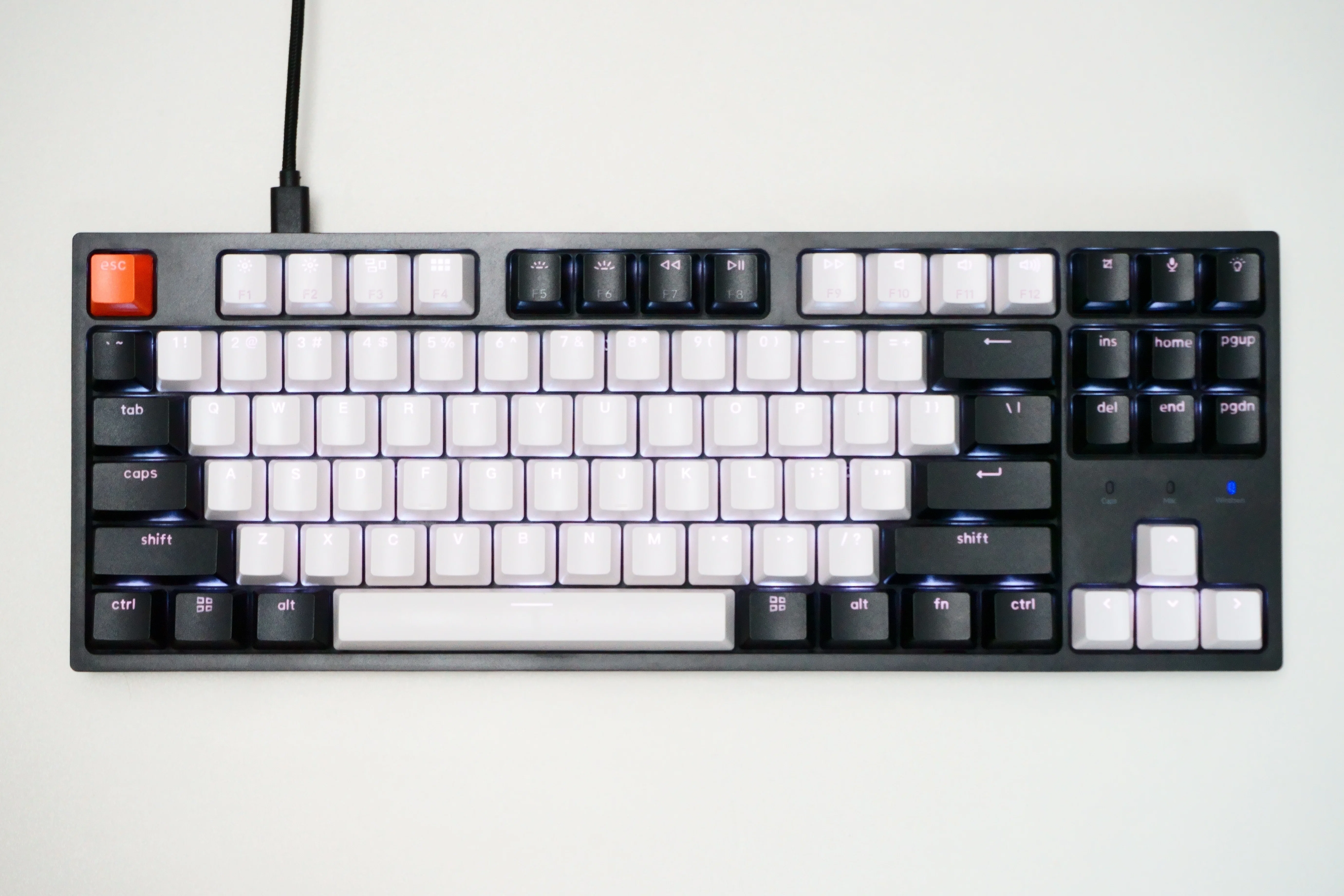 おしゃれなキーボードを購入したよ【Keychron C1】｜ちーろぐ