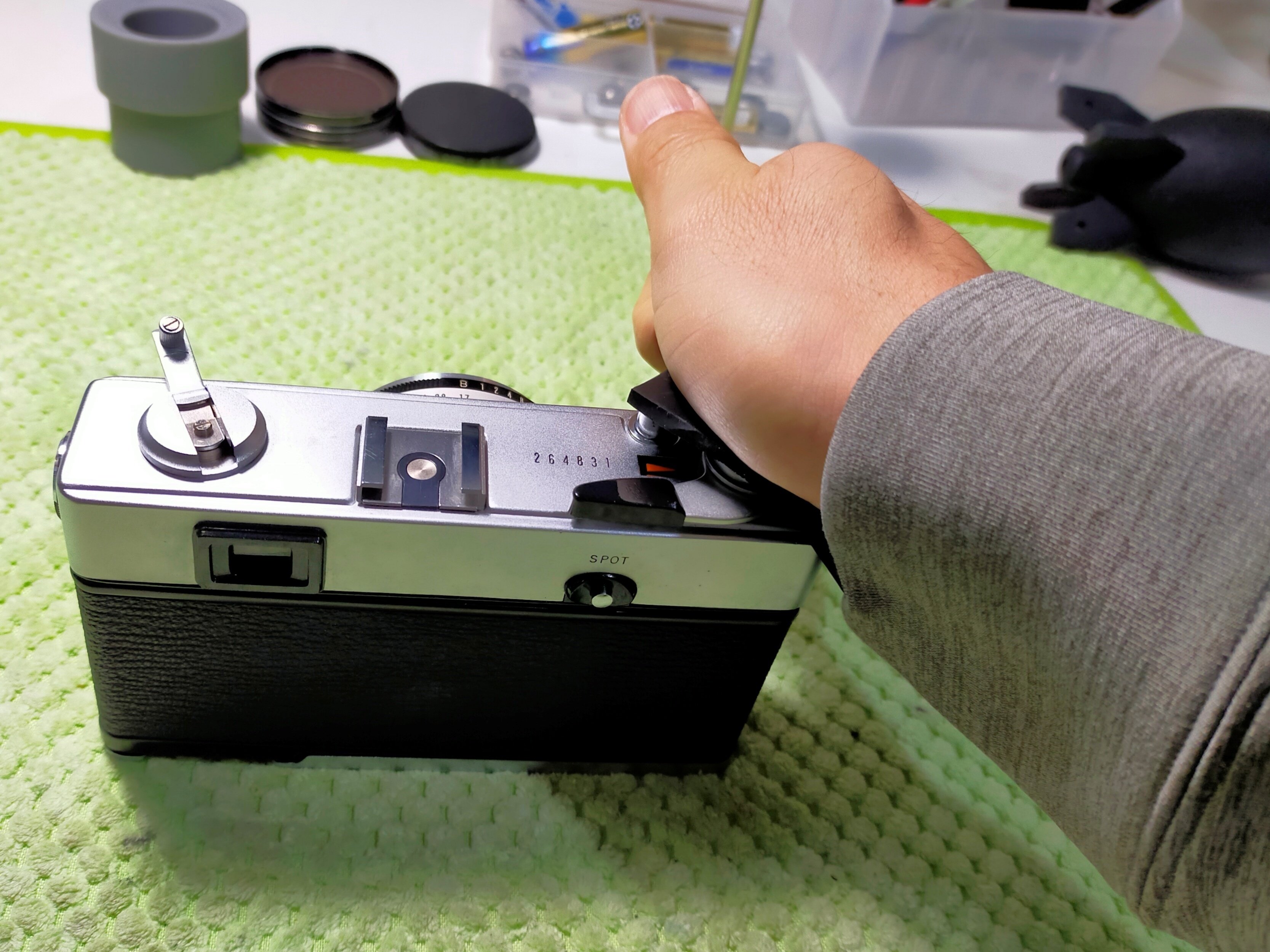 オリンパス 35 SPの分解｜フィルムカメラ修理のアクアカメラ