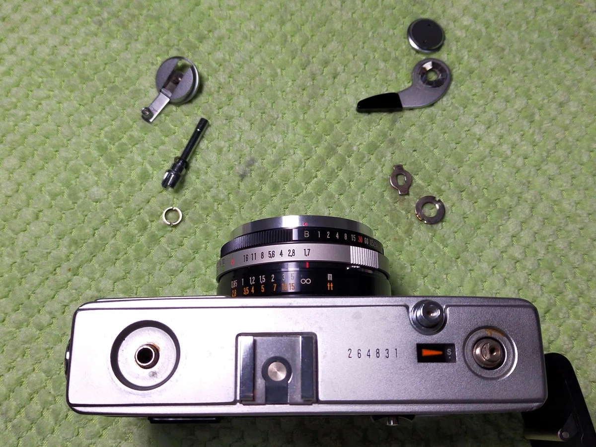 オリンパス 35 SPの分解｜フィルムカメラ修理のアクアカメラ