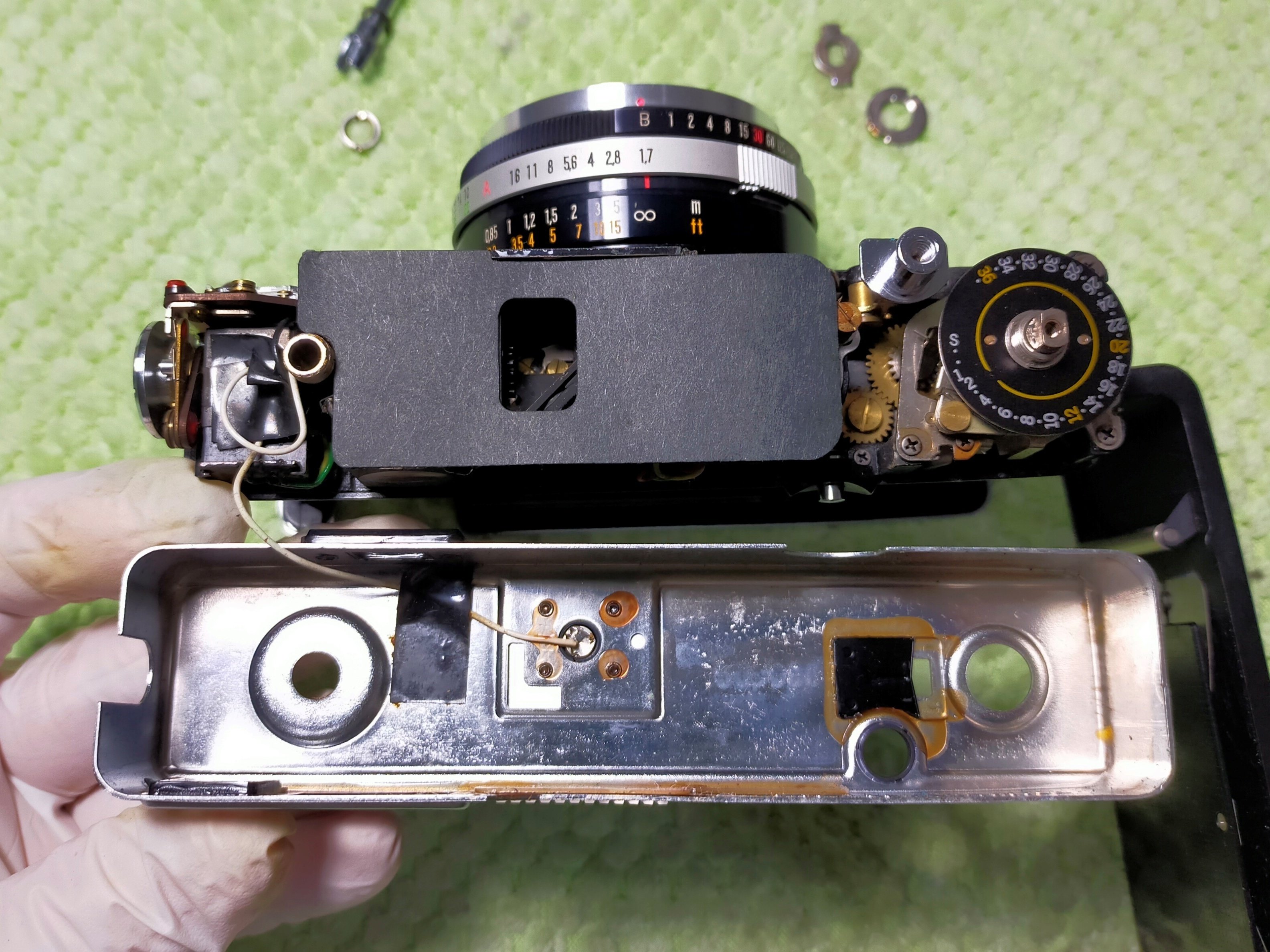 オリンパス 35 SPの分解|フィルムカメラ修理のアクアカメラ オリンパス 35 SPの分解|フィルムカメラ修理のアクアカメラ