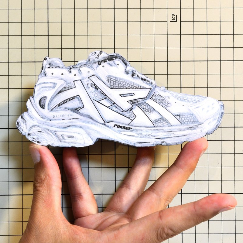 Shoes（Sculpture）：01867 “BALENCIAGA” Runner Sculpture in White Ceramic