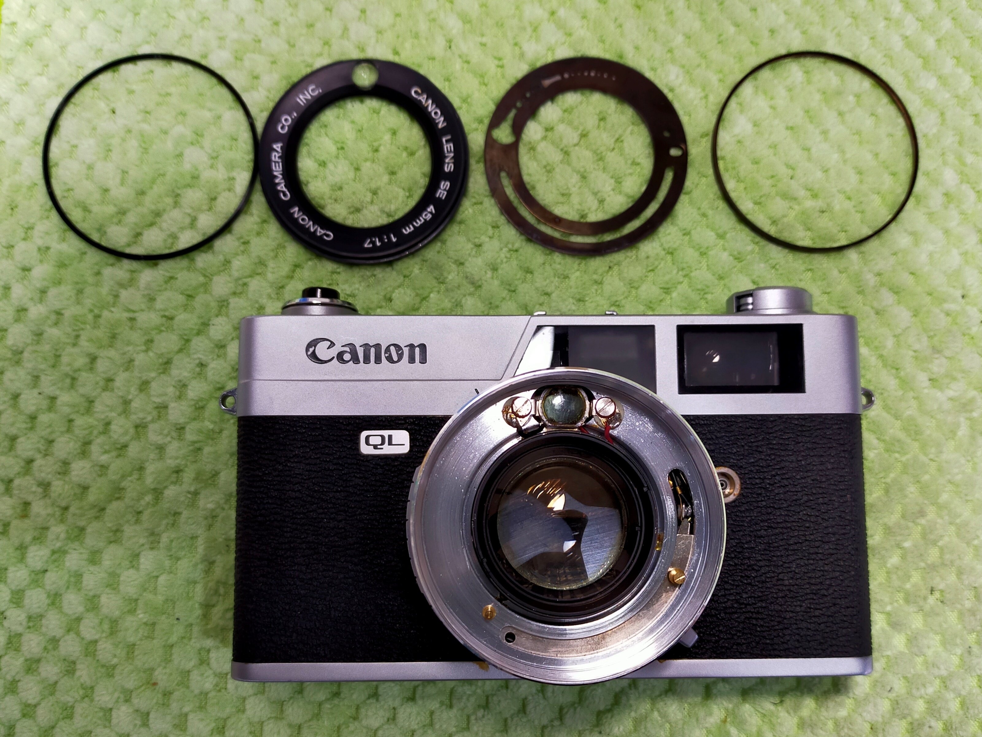 Canon Canonet QLの分解｜フィルムカメラ修理のアクアカメラ