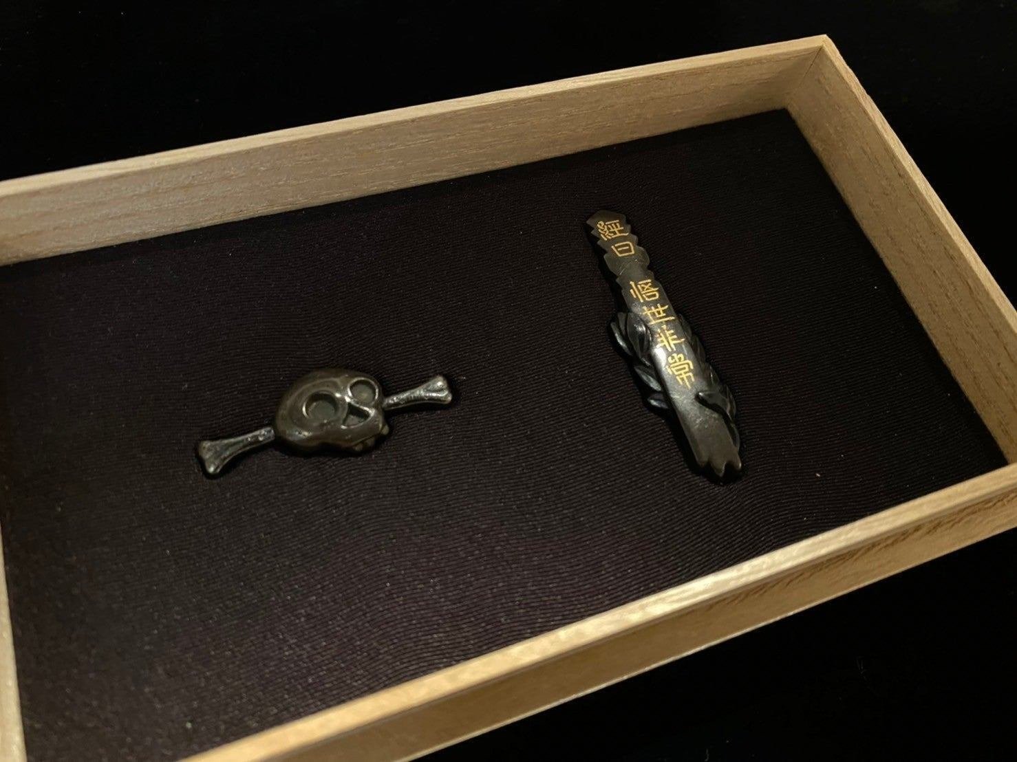名品❗赤銅碁石型目貫　月に時鳥の図 名品❗赤銅碁石型目貫 月に時鳥の図 刀装具｜刀・