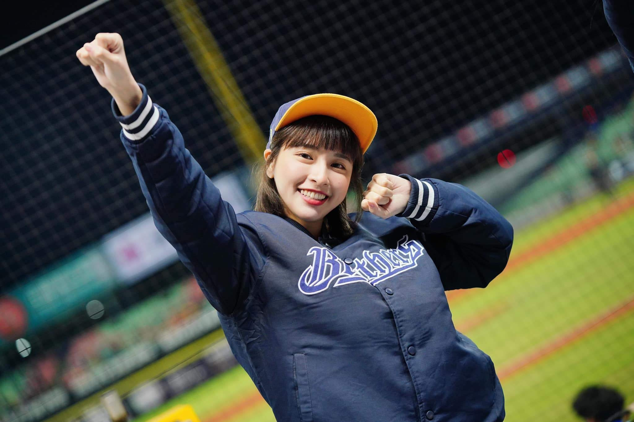 ぴったりユニフォームで、陳子豪応援!! 峮峮 （ちゅんちゅん