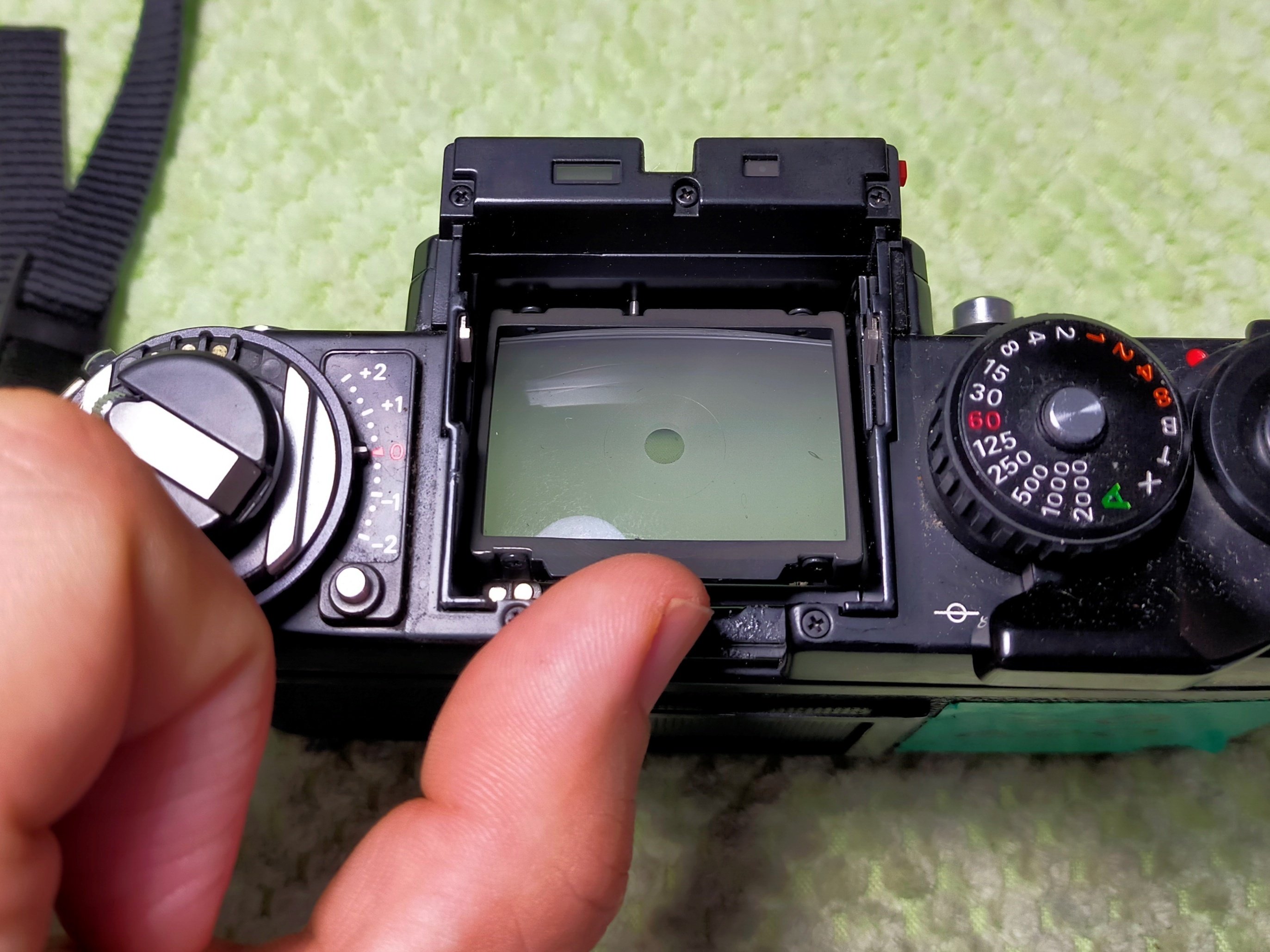 Nikon F, F2, F3のスクリーン分解清掃｜フィルムカメラ修理のアクアカメラ