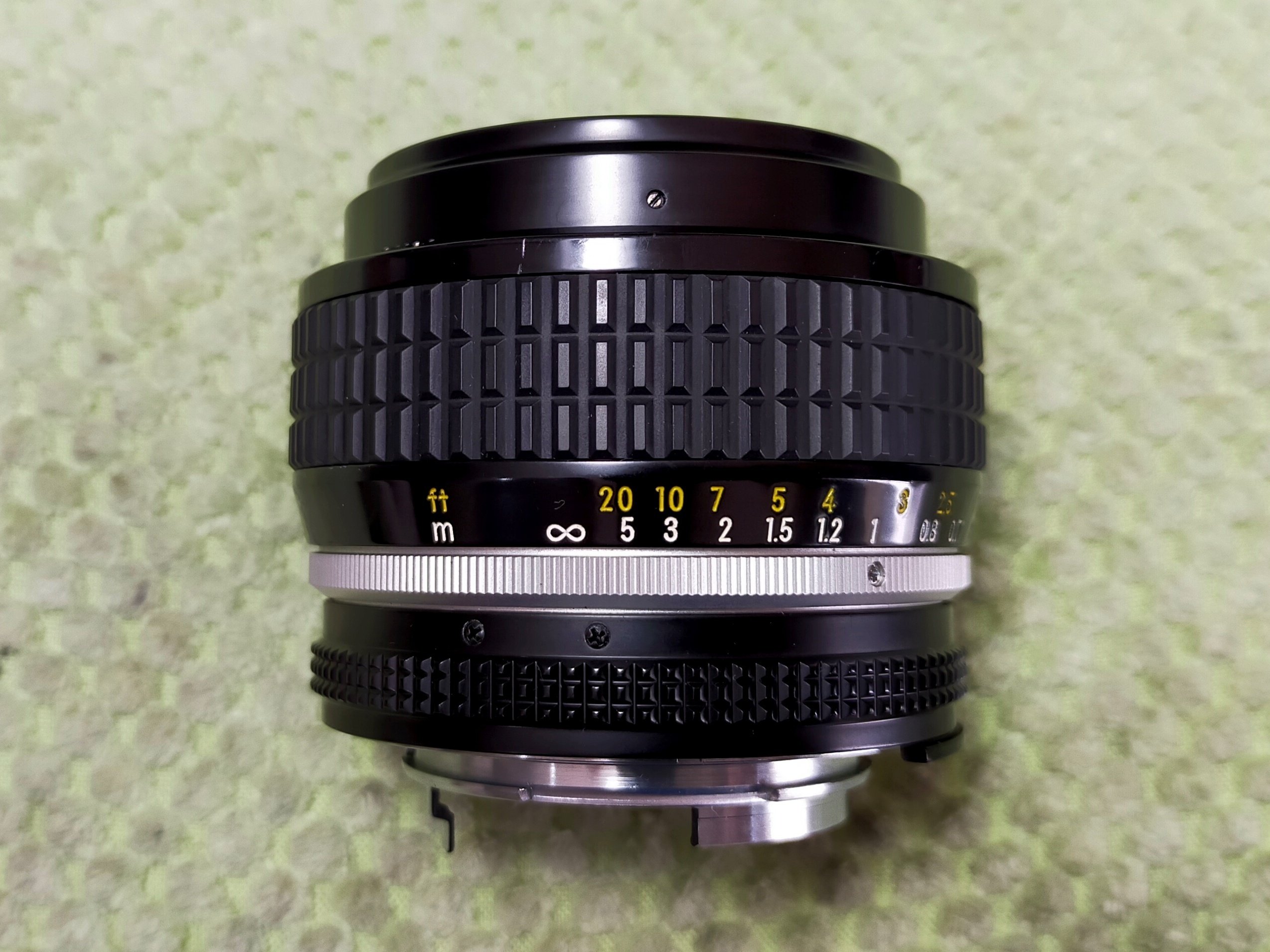 Nikon Ai-s 50mm F/1.2の分解｜フィルムカメラ修理のアクアカメラ