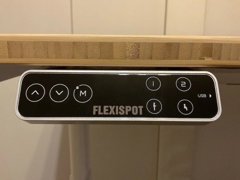 FlexiSpot E8竹天板レビュー】電動昇降デスクを使ってみてのメリット