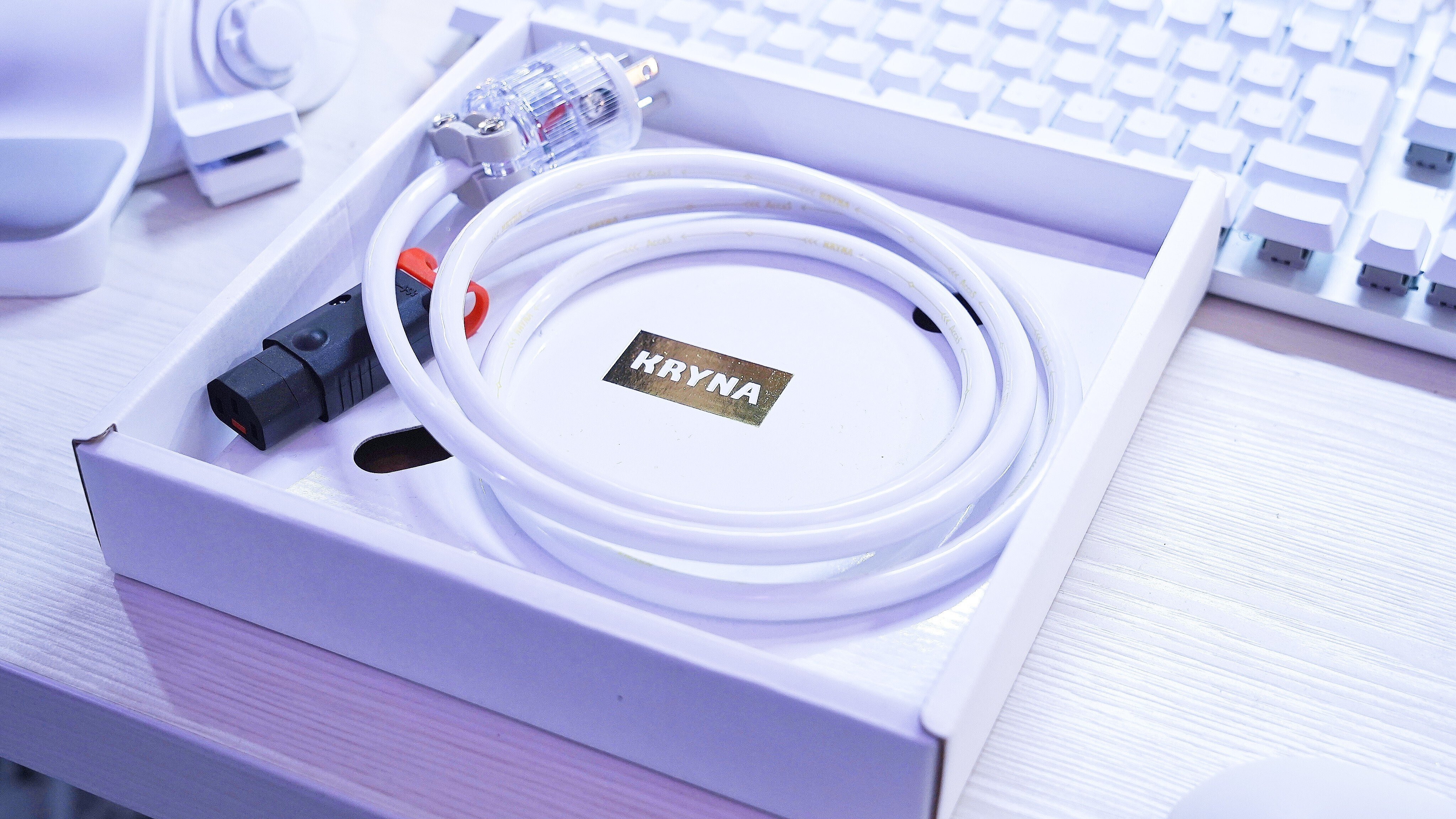 KRYNA Acca5 - PC・インターフェースに最適な電源ケーブル｜かごめP