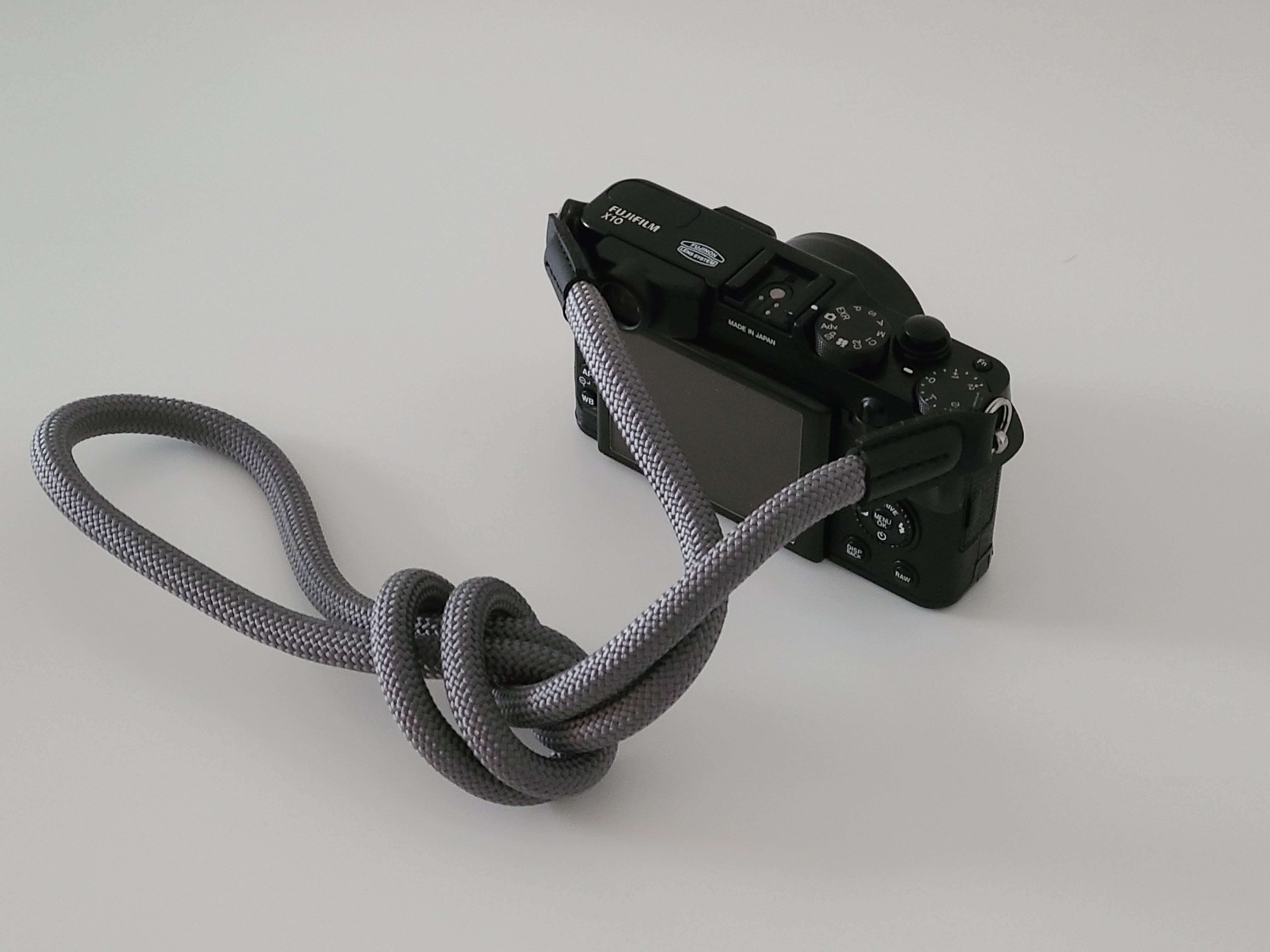 FUJIFILM X10をカスタマイズしてみた【Vol.1】|ストラップ篇 FUJIFILM X10をカスタマイズしてみた【Vol.1】|ストラップ篇