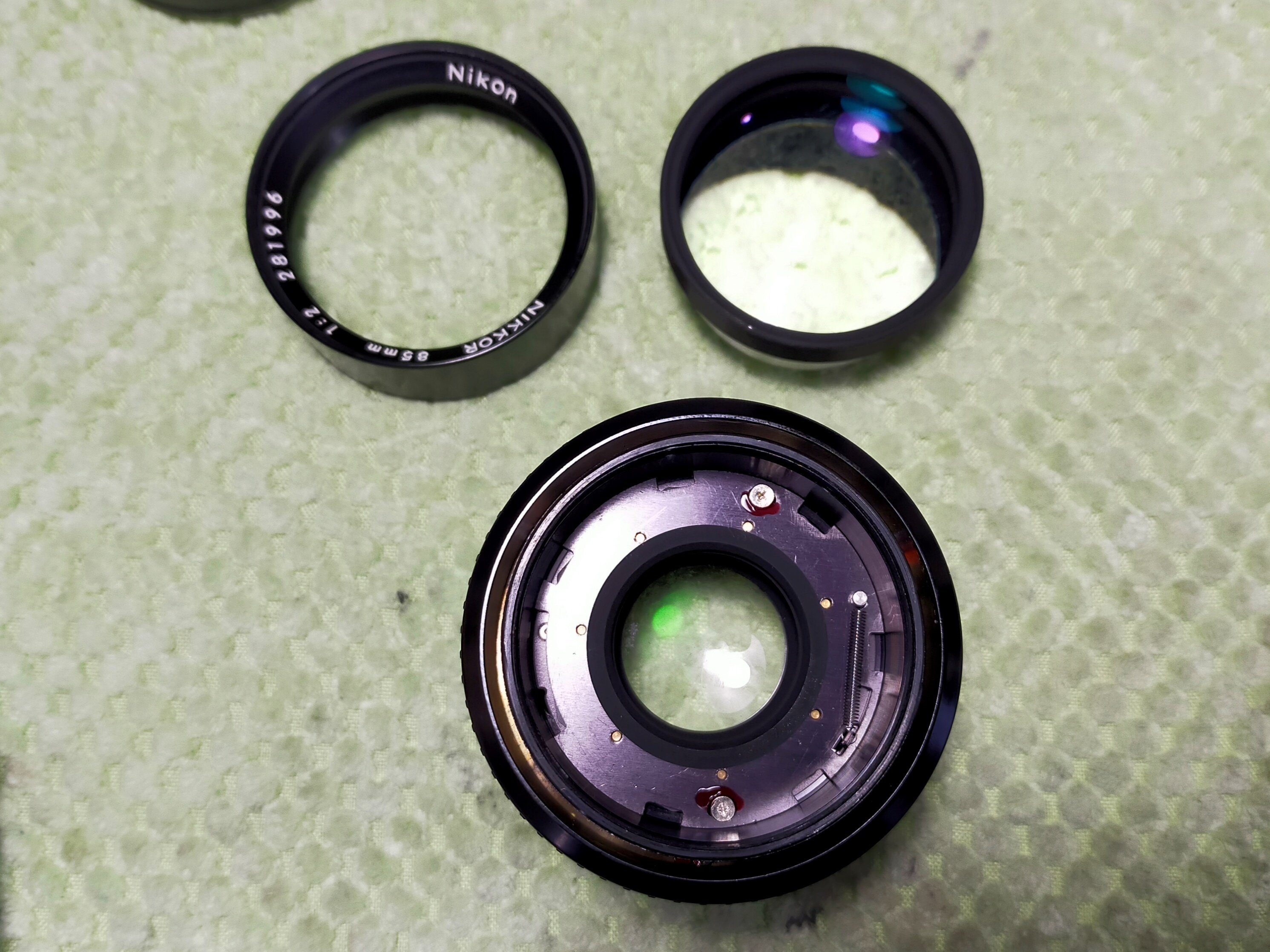 Nikon Ai-s Nikkor 85mm F/2の分解|フィルムカメラ修理のアクア Nikon Ai-s Nikkor 85mm F/2の分解|フィルムカメラ修理のアクア