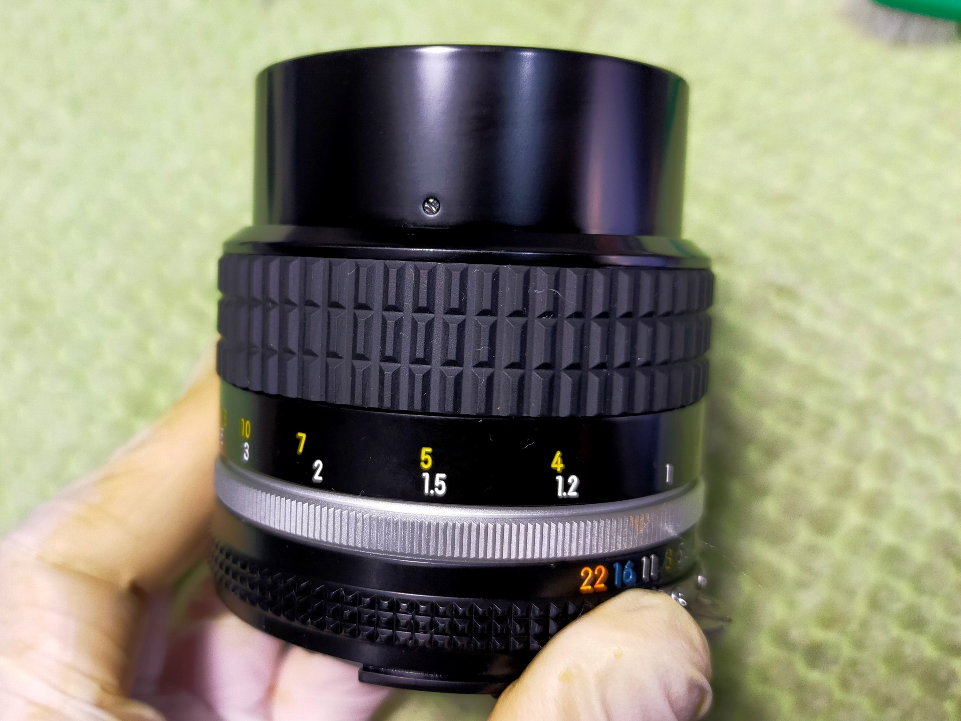 Nikon Ai-s Nikkor 85mm F/2の分解｜フィルムカメラ修理のアクアカメラ