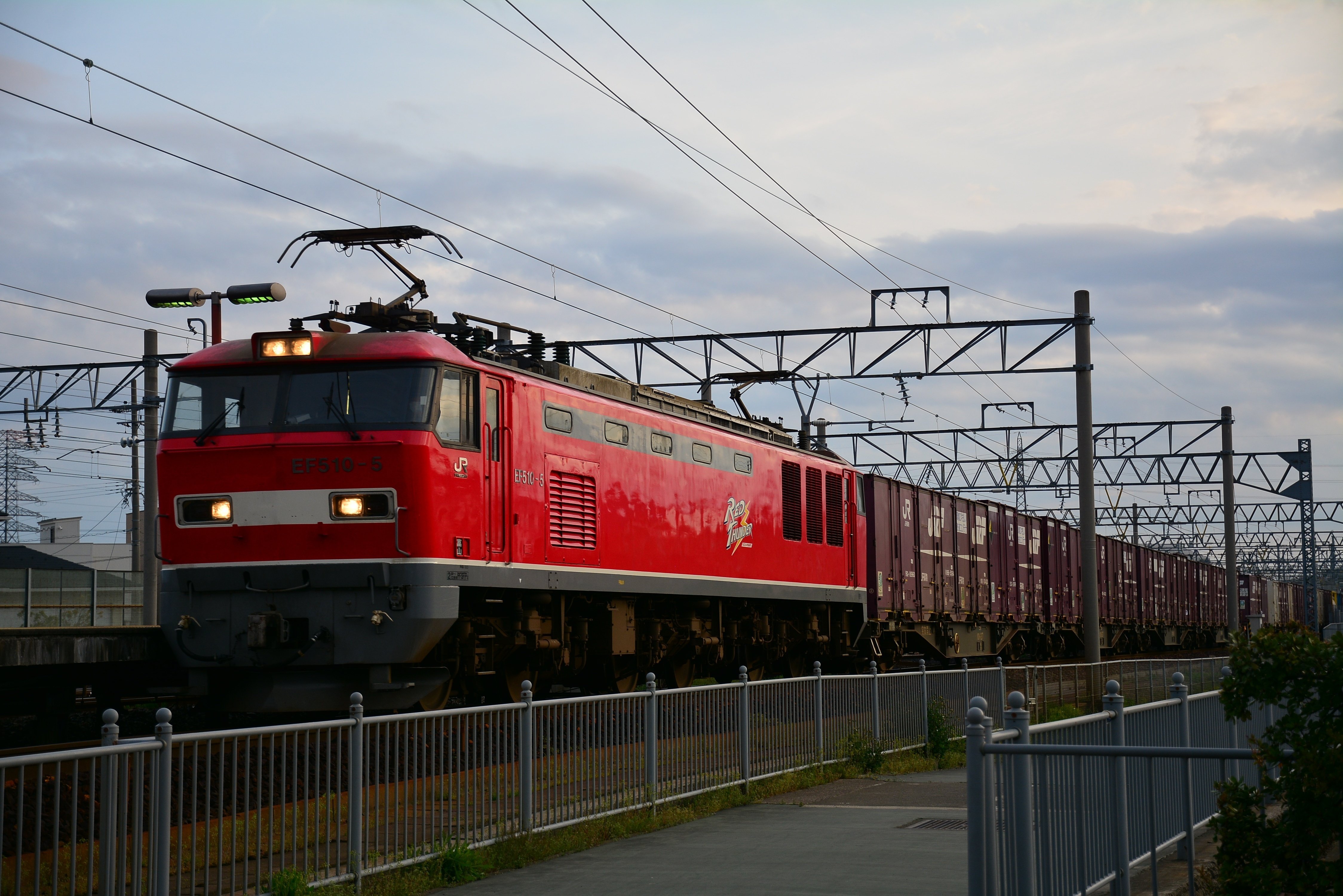 鉄道旅客電車、貨物の写真 川端駅に朽ち果ていた😱 スハフ44 スハ43の客車、車番は11