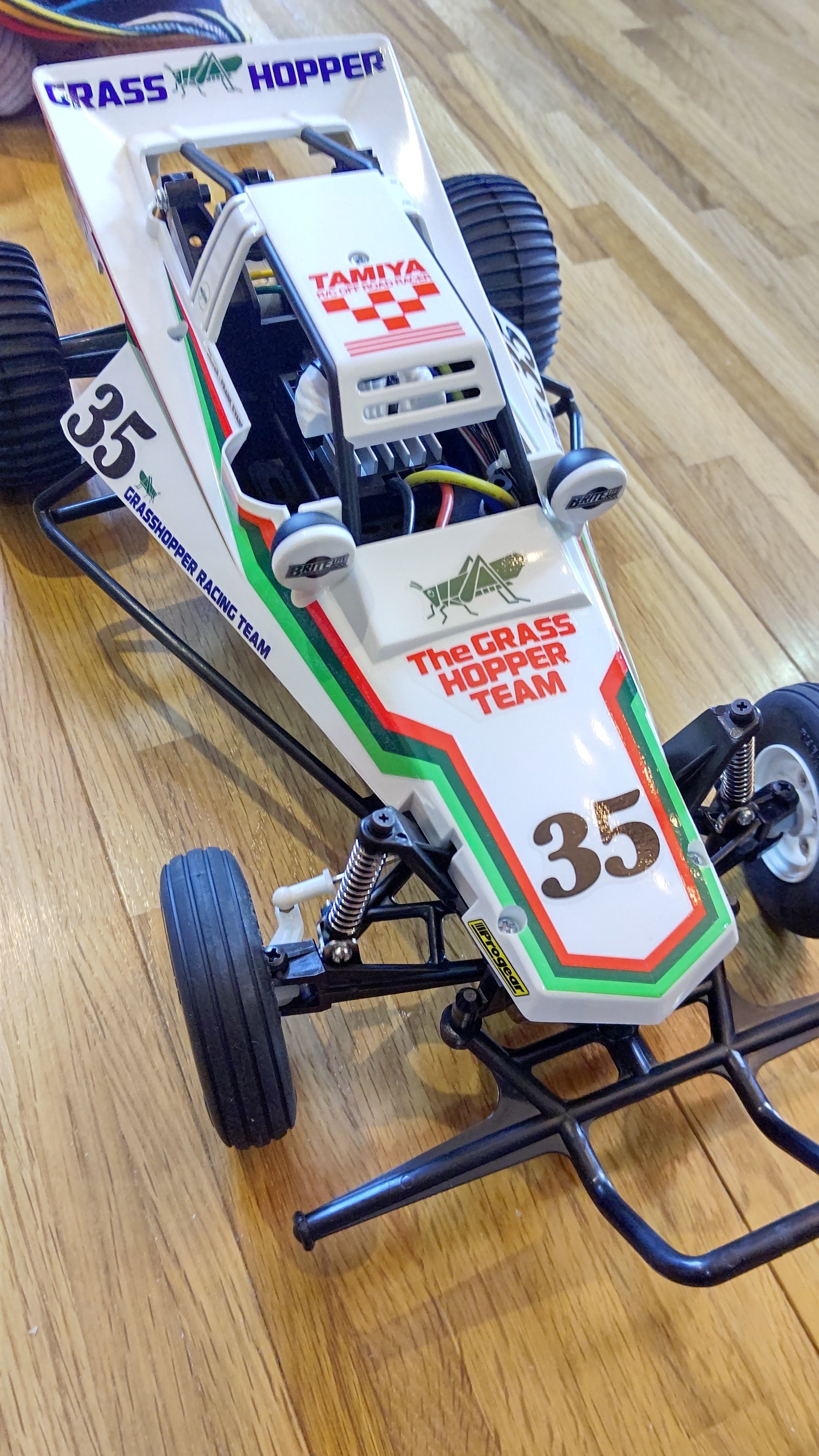 フルサイズ！タミヤの名作ラジコンカー『グラスホッパー』がついに