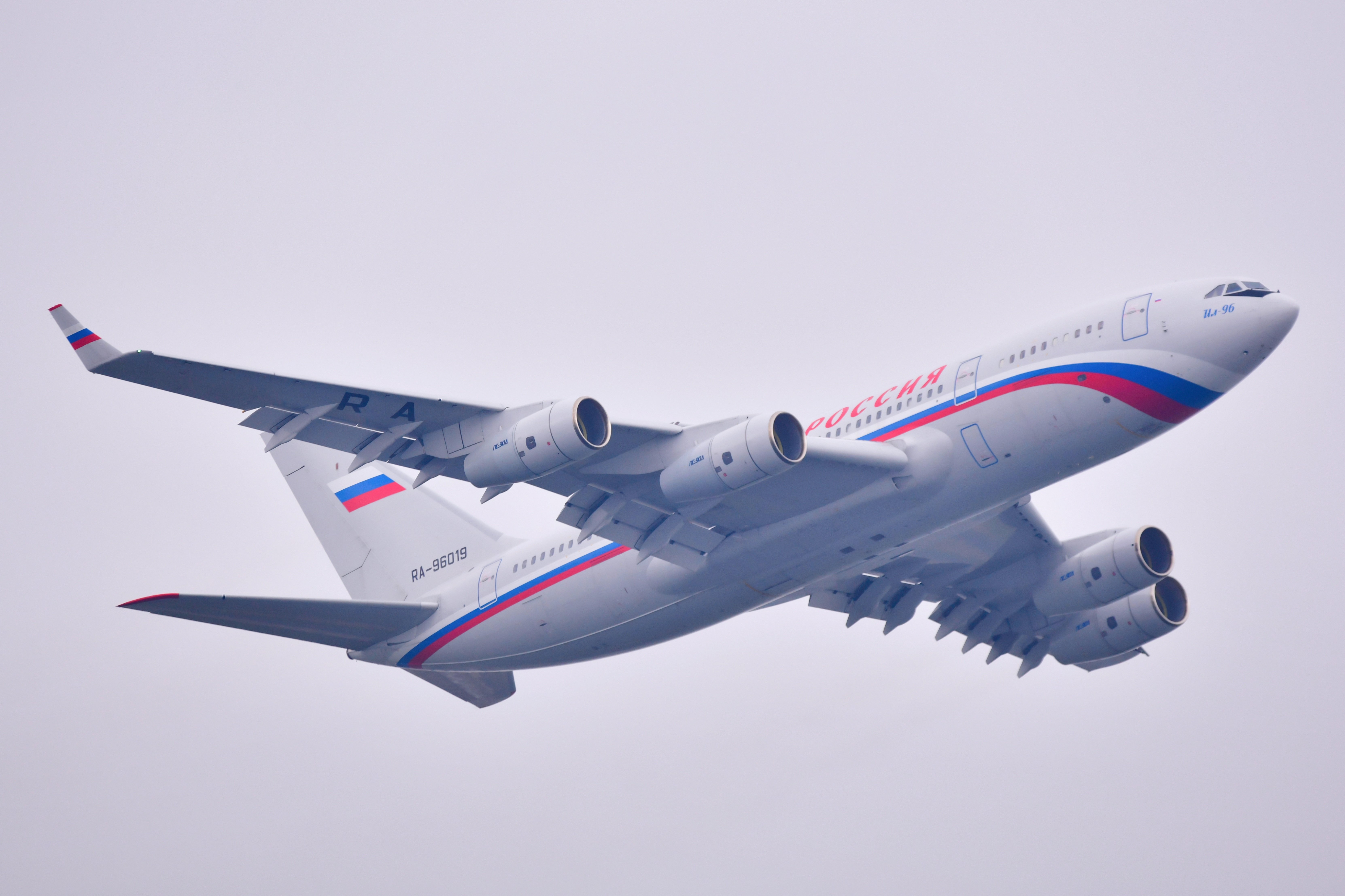 羽田空港から飛び立つイリューシンIl-96｜ユキカゼ（深水千翔）