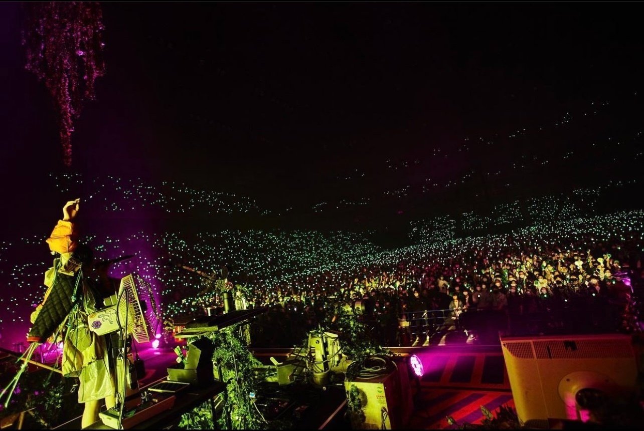 ずっと真夜中でいいのに。「鷹は飢えても踊り忘れず」LIVEレポ（2022/4