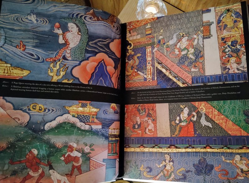 p.130-131 ヒマラヤ密教の曼荼羅画集『Zangdok Palri: The Lotus Light Palace of Guru Rinpoche』